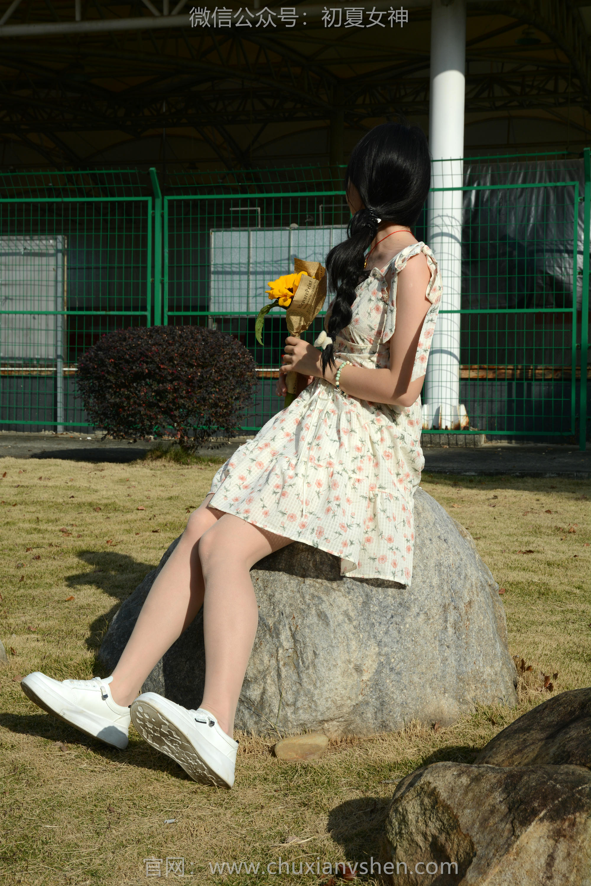 初夏女神 NO.150 双双 迎春碎花裙 [140P1V-5.68GB]_第2集