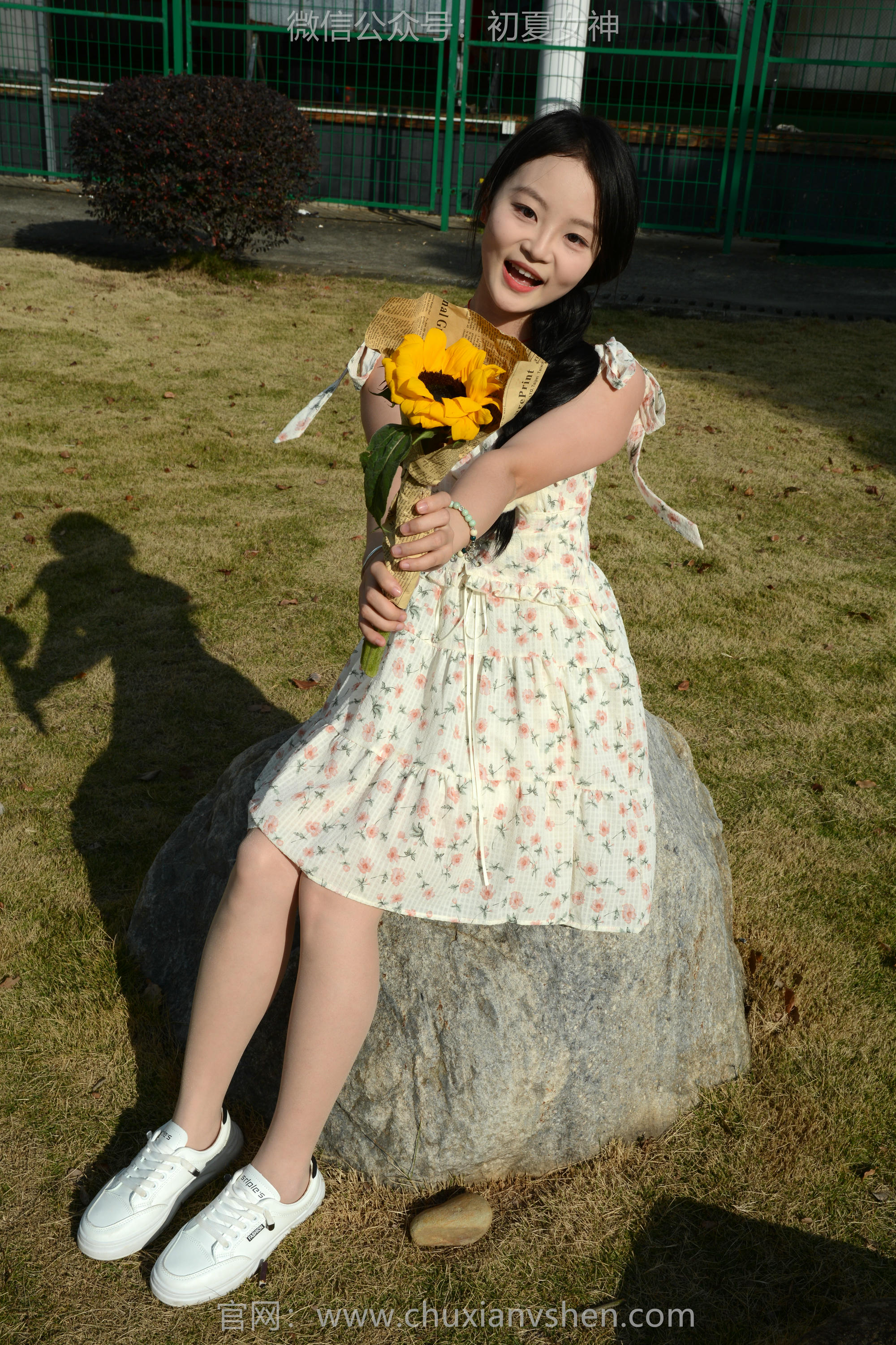 初夏女神 NO.150 双双 迎春碎花裙 [140P1V-5.68GB]_第3集