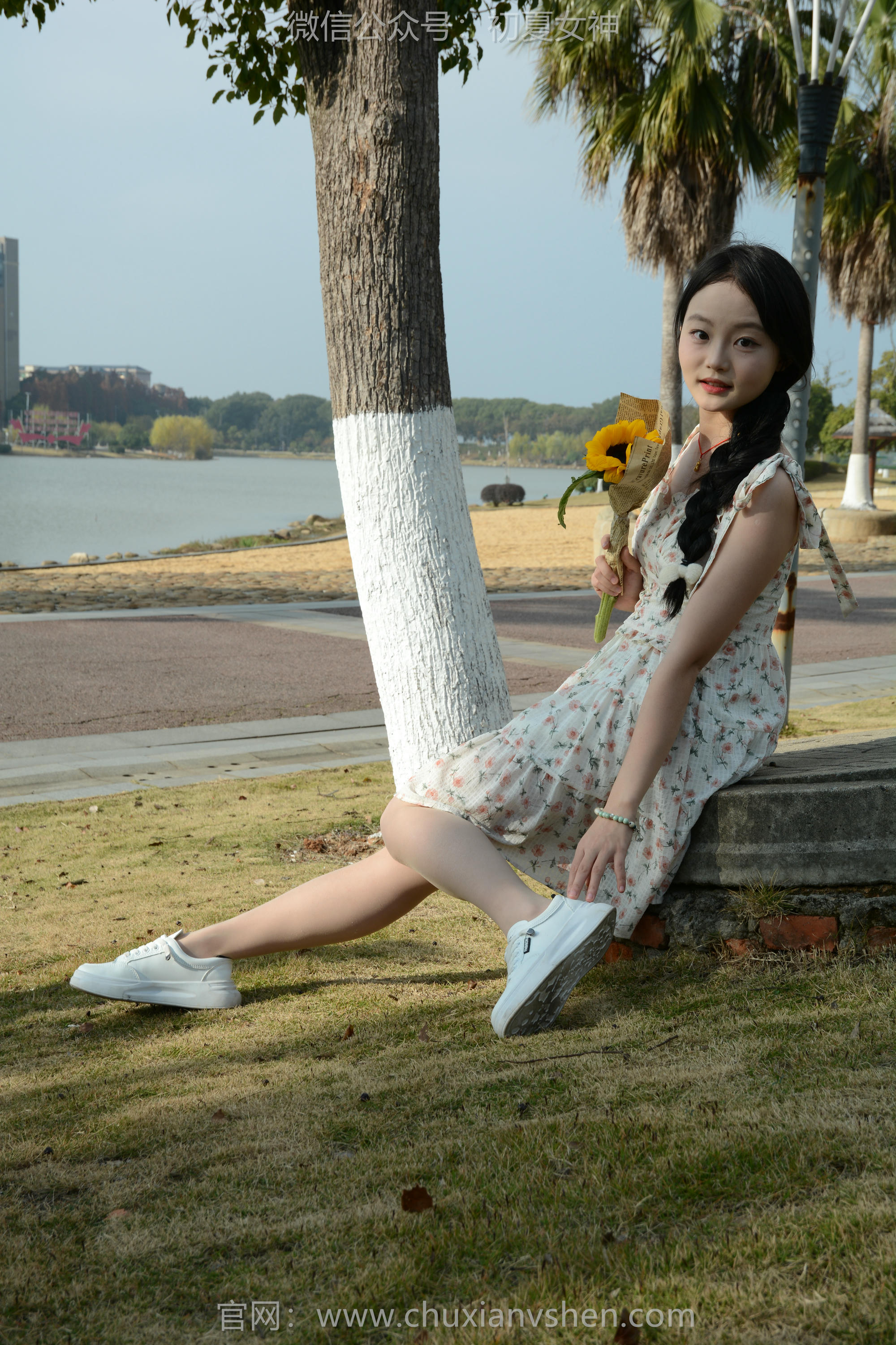 初夏女神 NO.150 双双 迎春碎花裙 [140P1V-5.68GB]_第3集