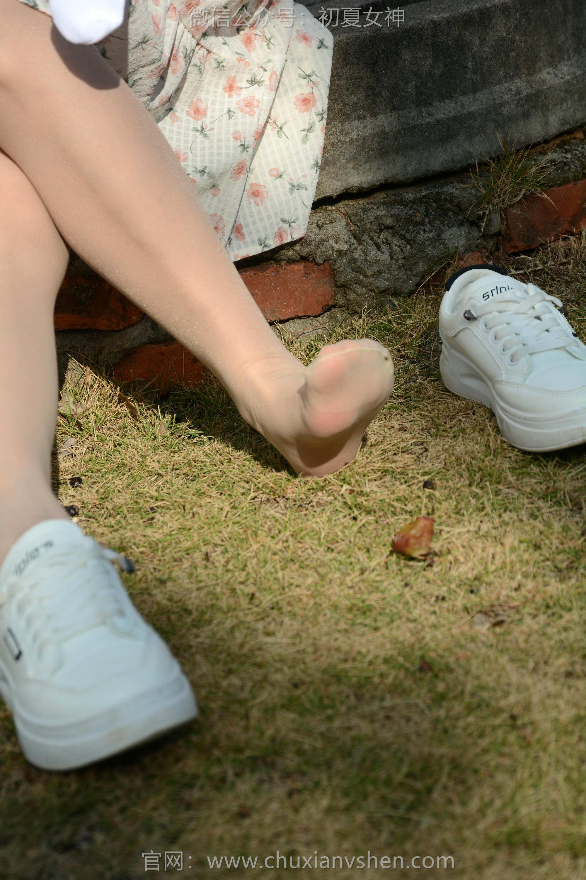 初夏女神 NO.150 双双 迎春碎花裙 [140P1V-5.68GB]_第3集