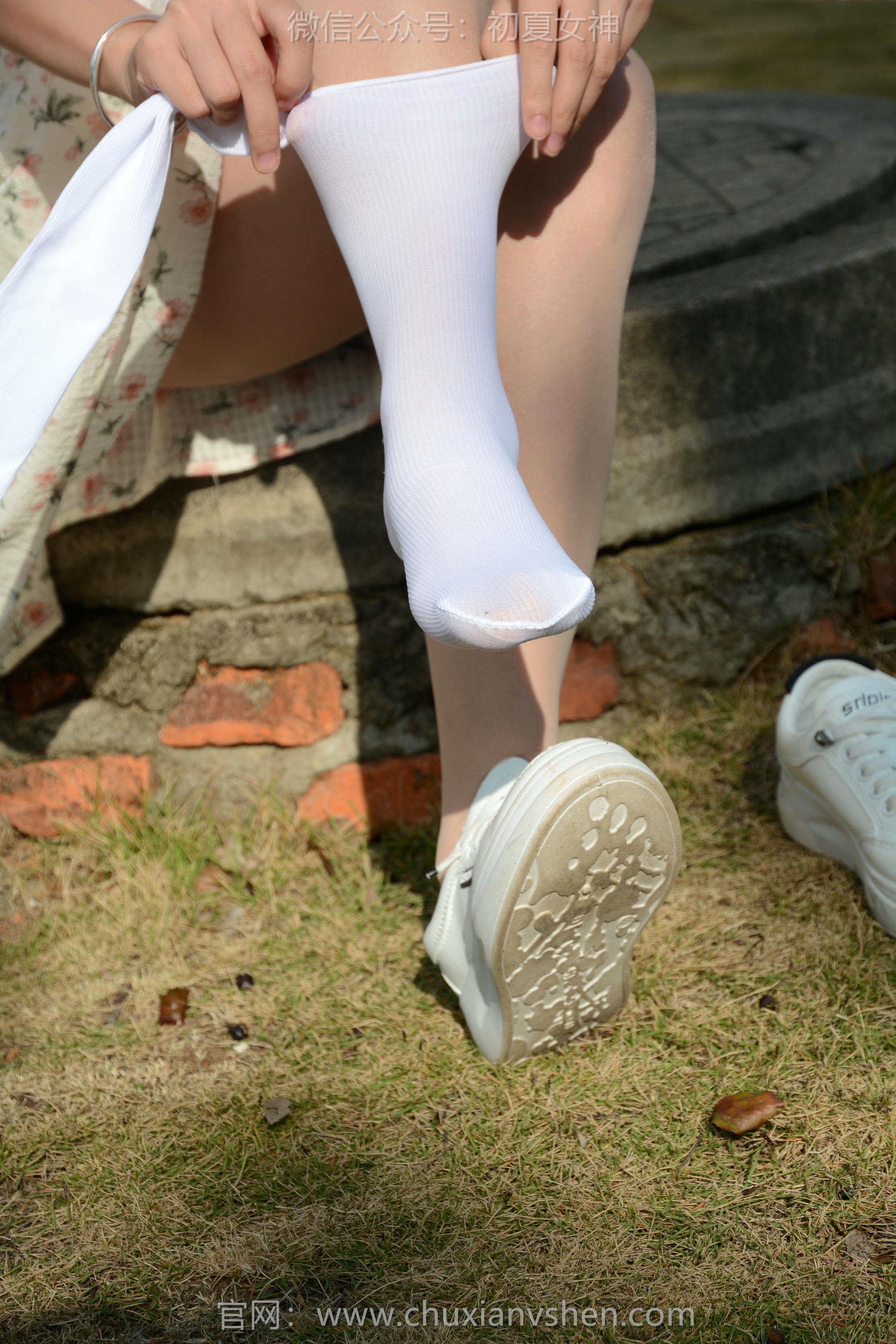 初夏女神 NO.150 双双 迎春碎花裙 [140P1V-5.68GB]_第3集