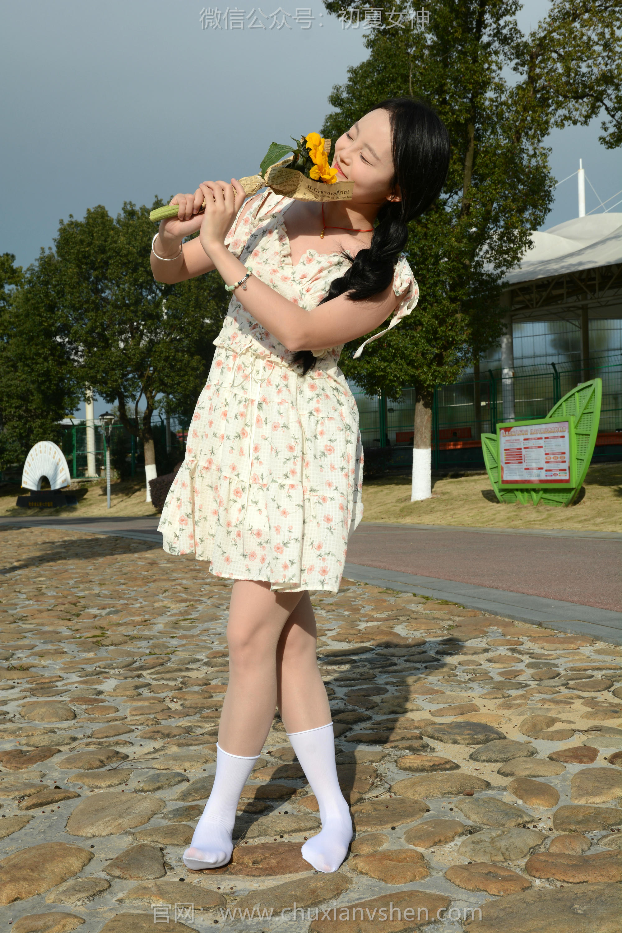 初夏女神 NO.150 双双 迎春碎花裙 [140P1V-5.68GB]_第4集