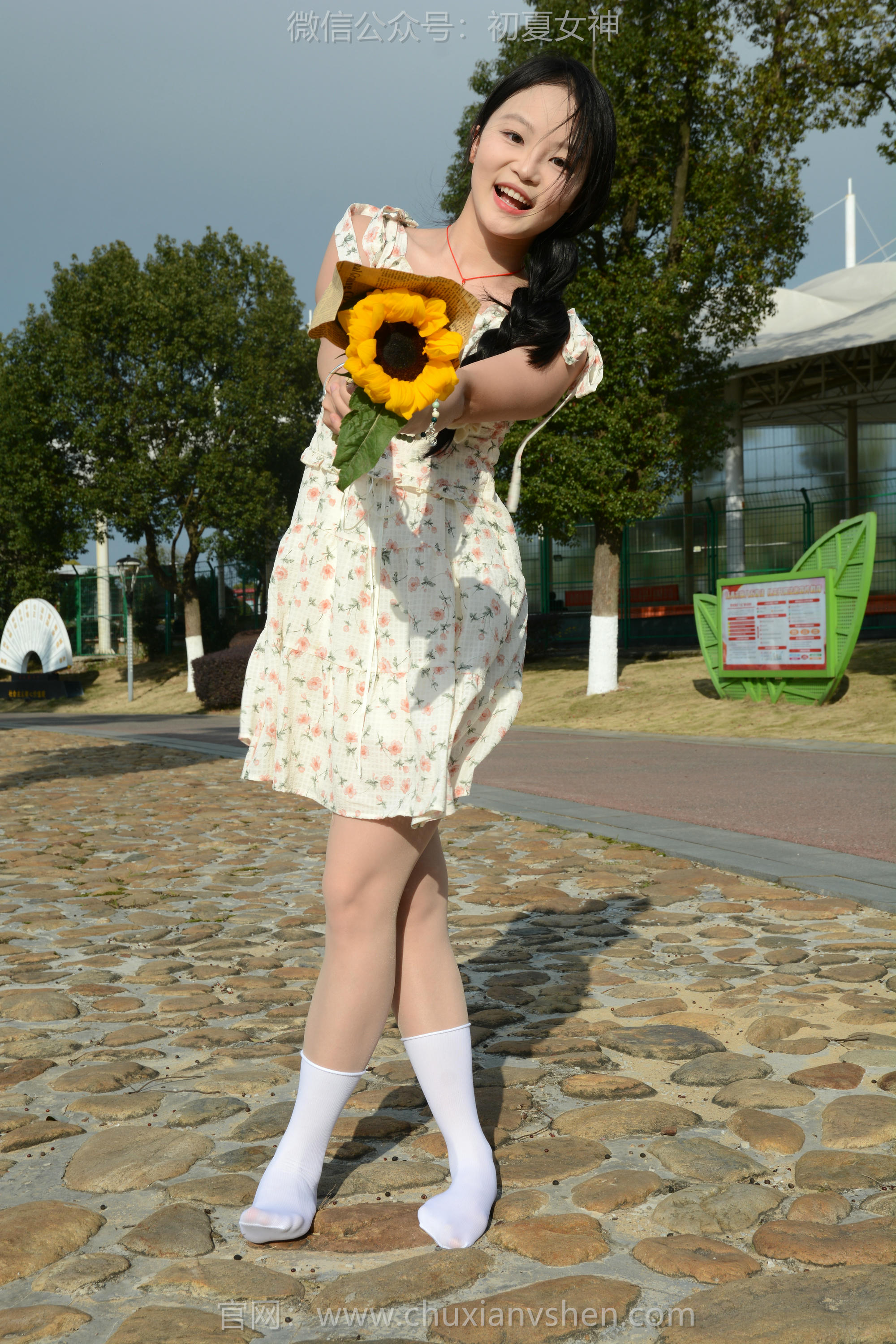 初夏女神 NO.150 双双 迎春碎花裙 [140P1V-5.68GB]_第4集