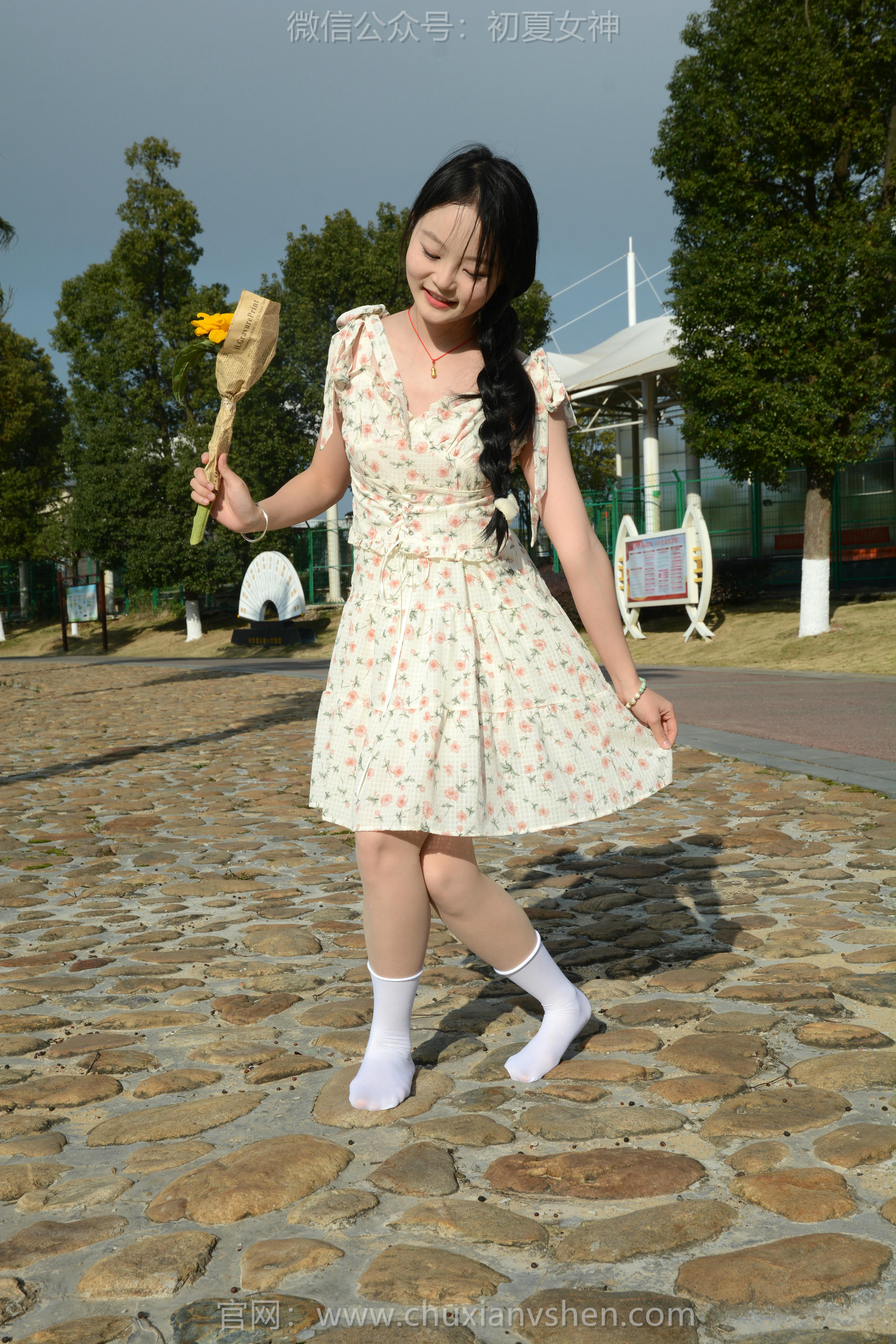 初夏女神 NO.150 双双 迎春碎花裙 [140P1V-5.68GB]_第5集