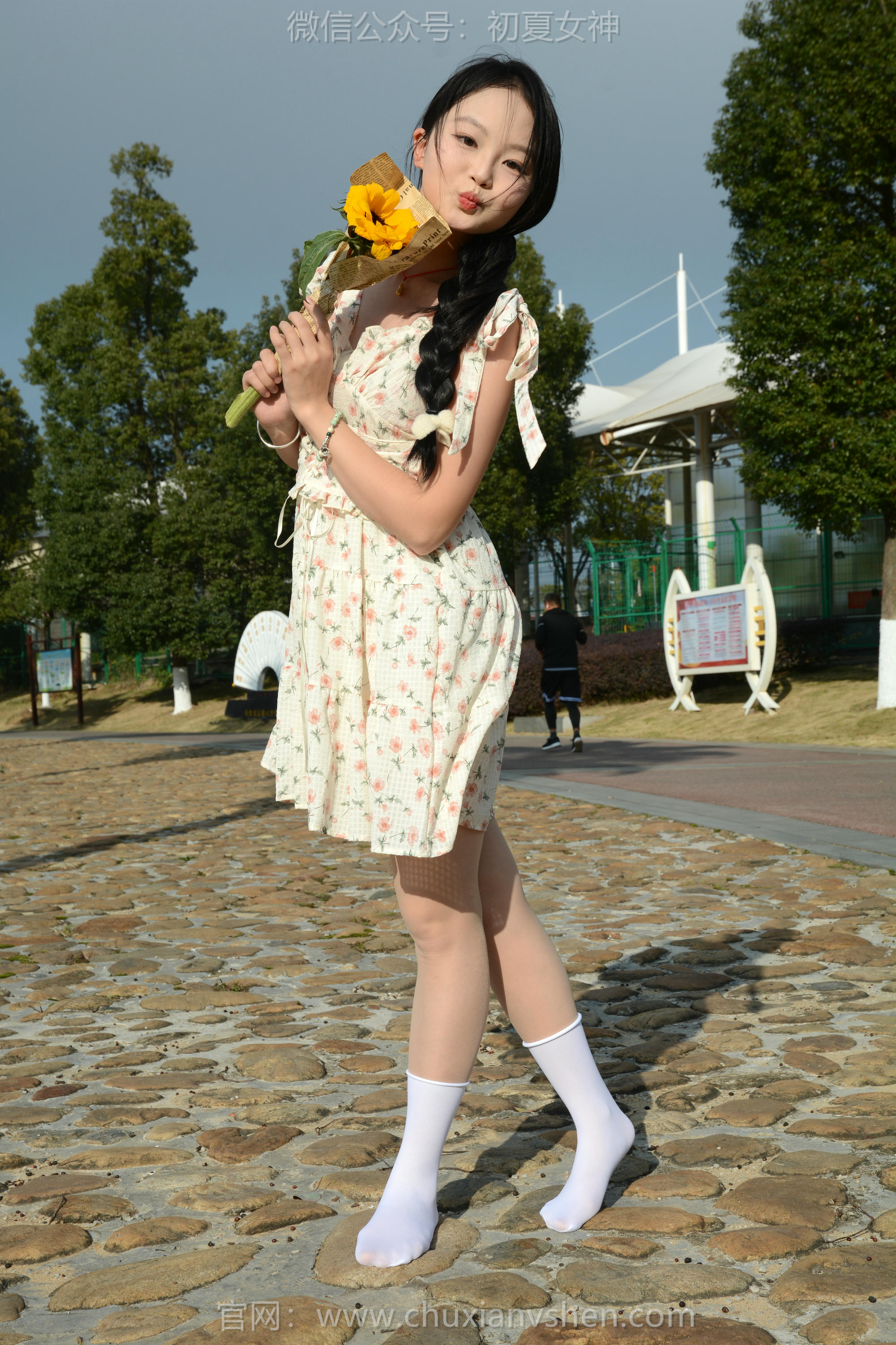 初夏女神 NO.150 双双 迎春碎花裙 [140P1V-5.68GB]_第5集