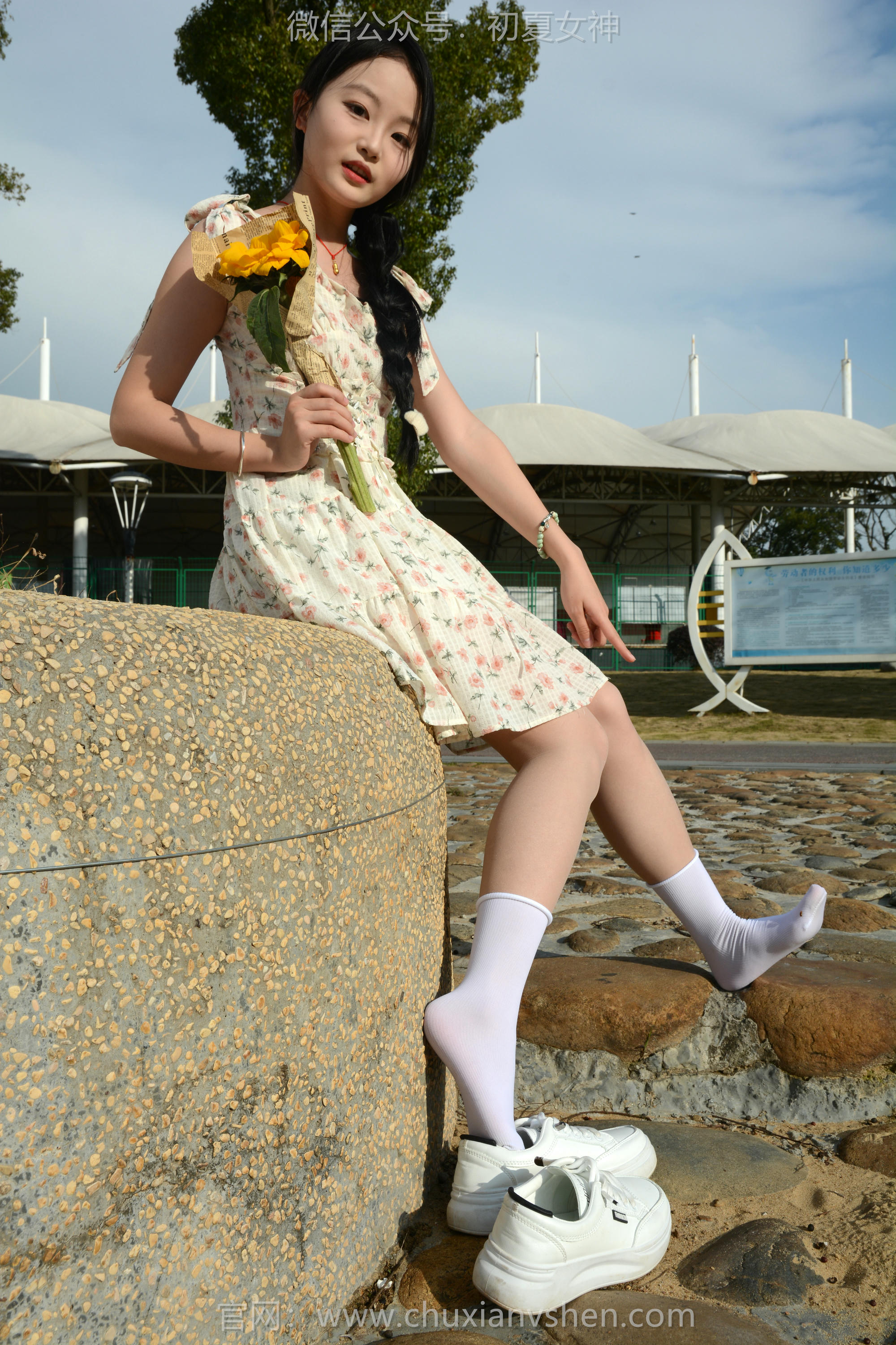 初夏女神 NO.150 双双 迎春碎花裙 [140P1V-5.68GB]_第5集