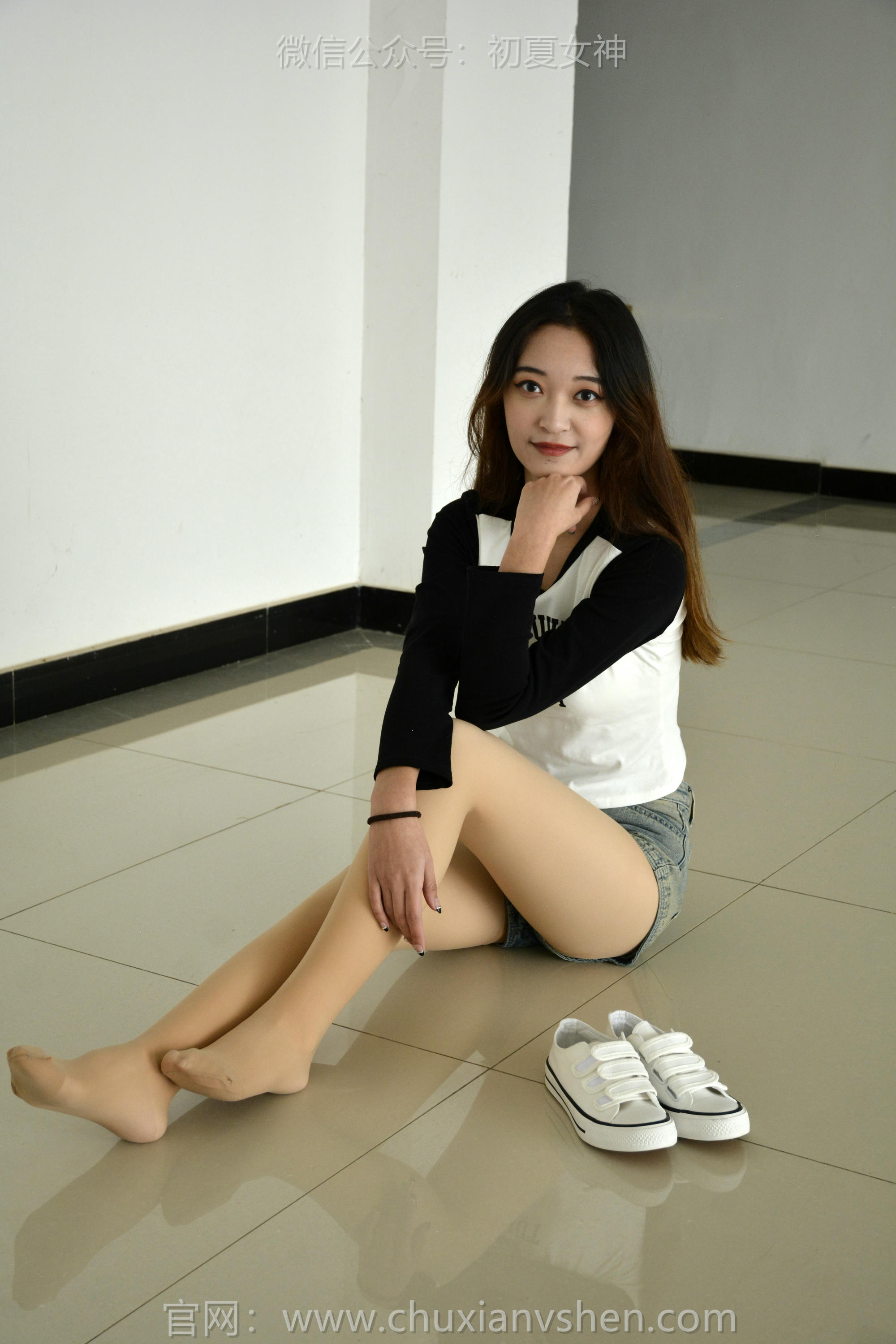 初夏女神 NO.151 依依 走走拍拍 [130P1V-5.25GB]_第1集