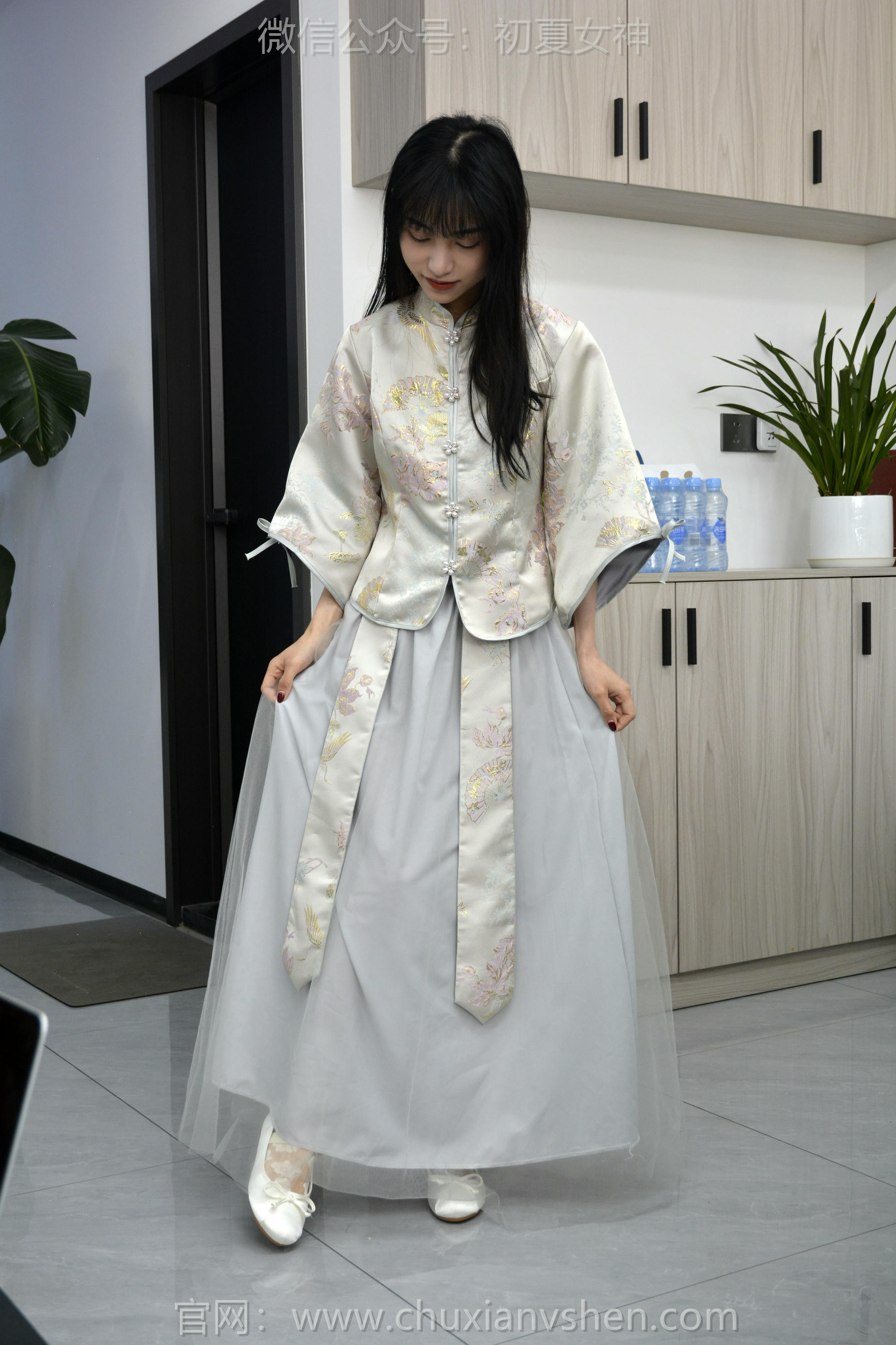 初夏女神 NO.154 柒柒 最美伴娘 [140P1V-4.94GB]_第1集