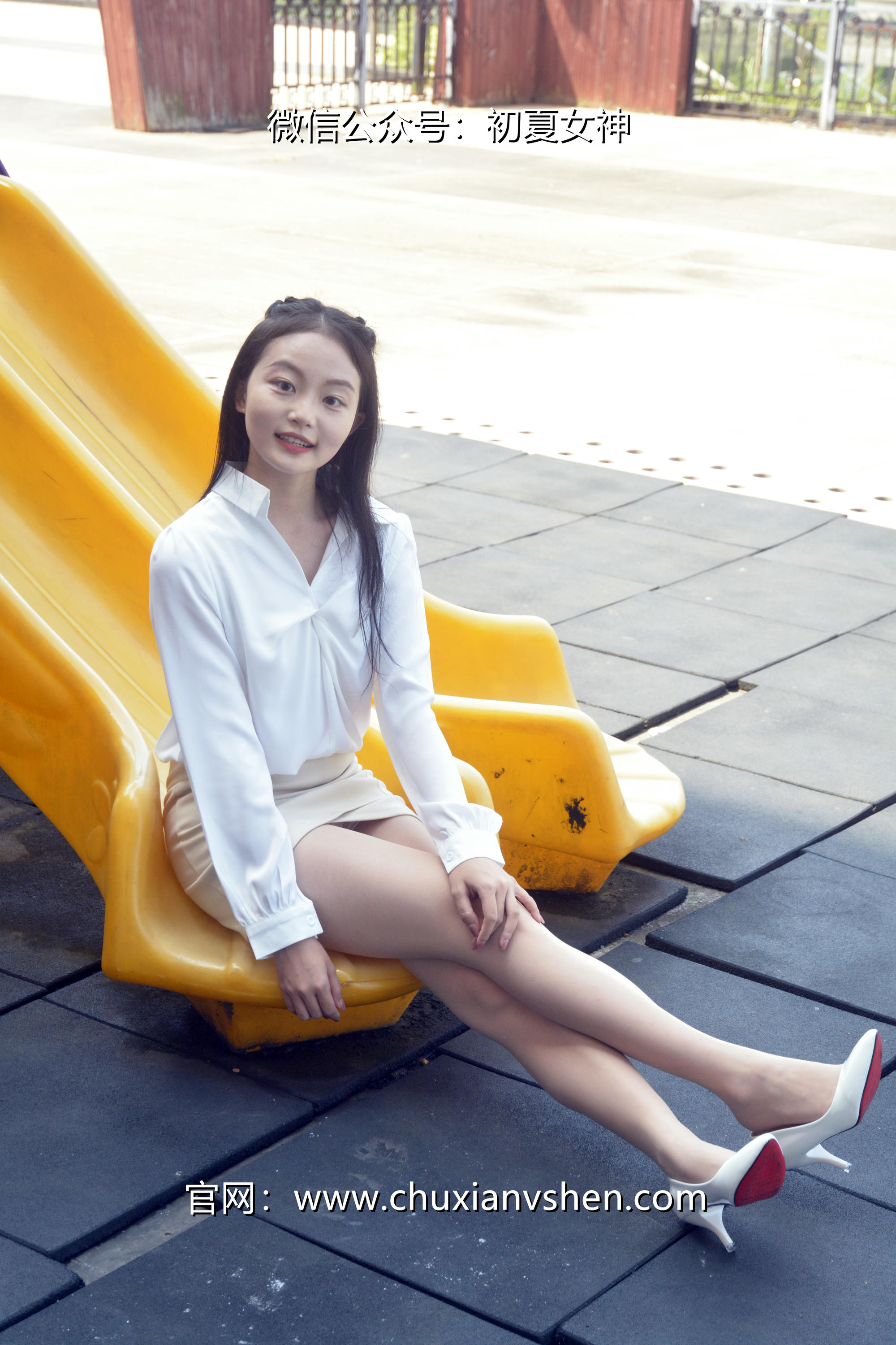 初夏女神 NO.035 双双 职场生涯[140P-1V-5.38G]_第1集