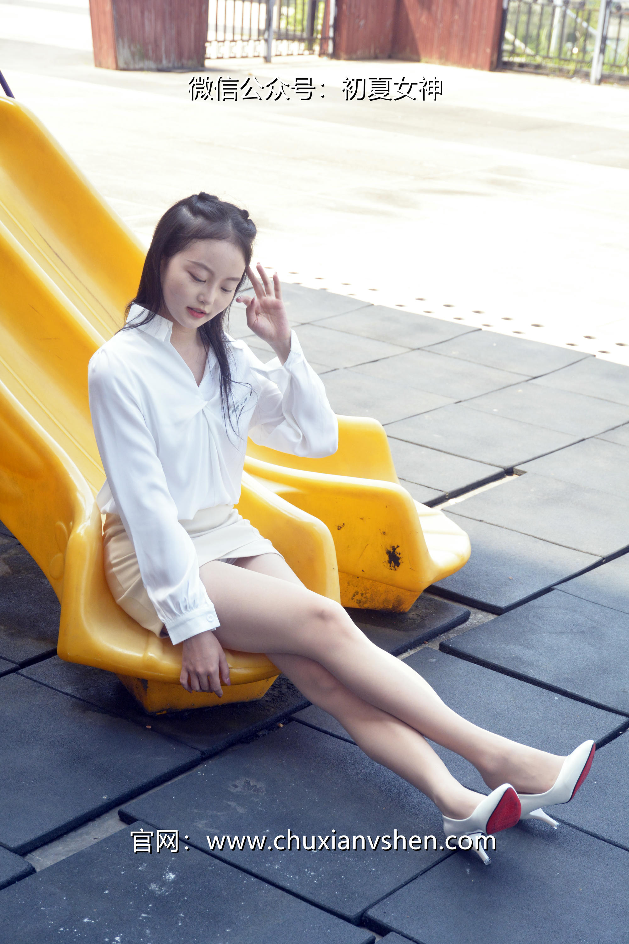 初夏女神 NO.035 双双 职场生涯[140P-1V-5.38G]_第1集