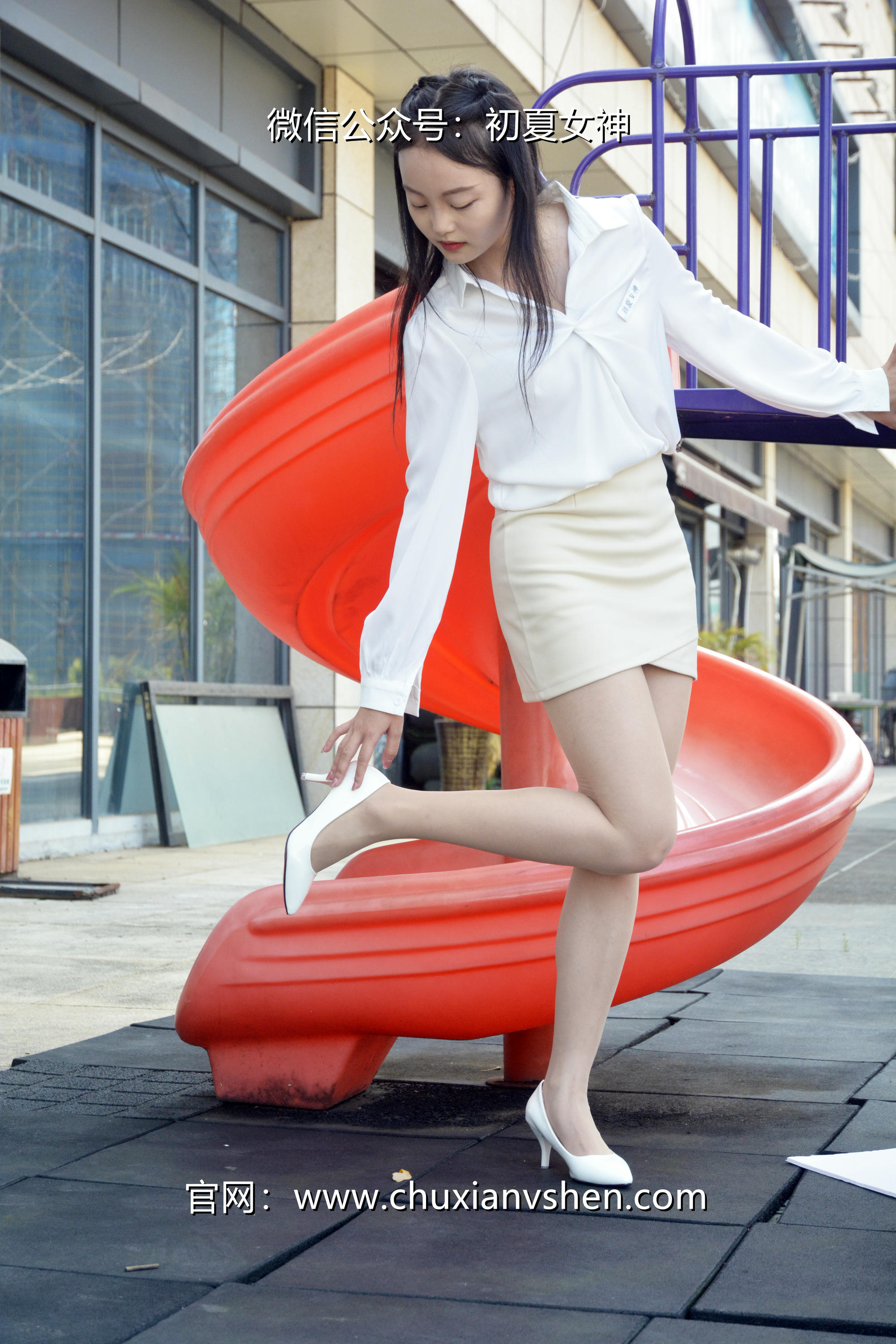 初夏女神 NO.035 双双 职场生涯[140P-1V-5.38G]_第2集