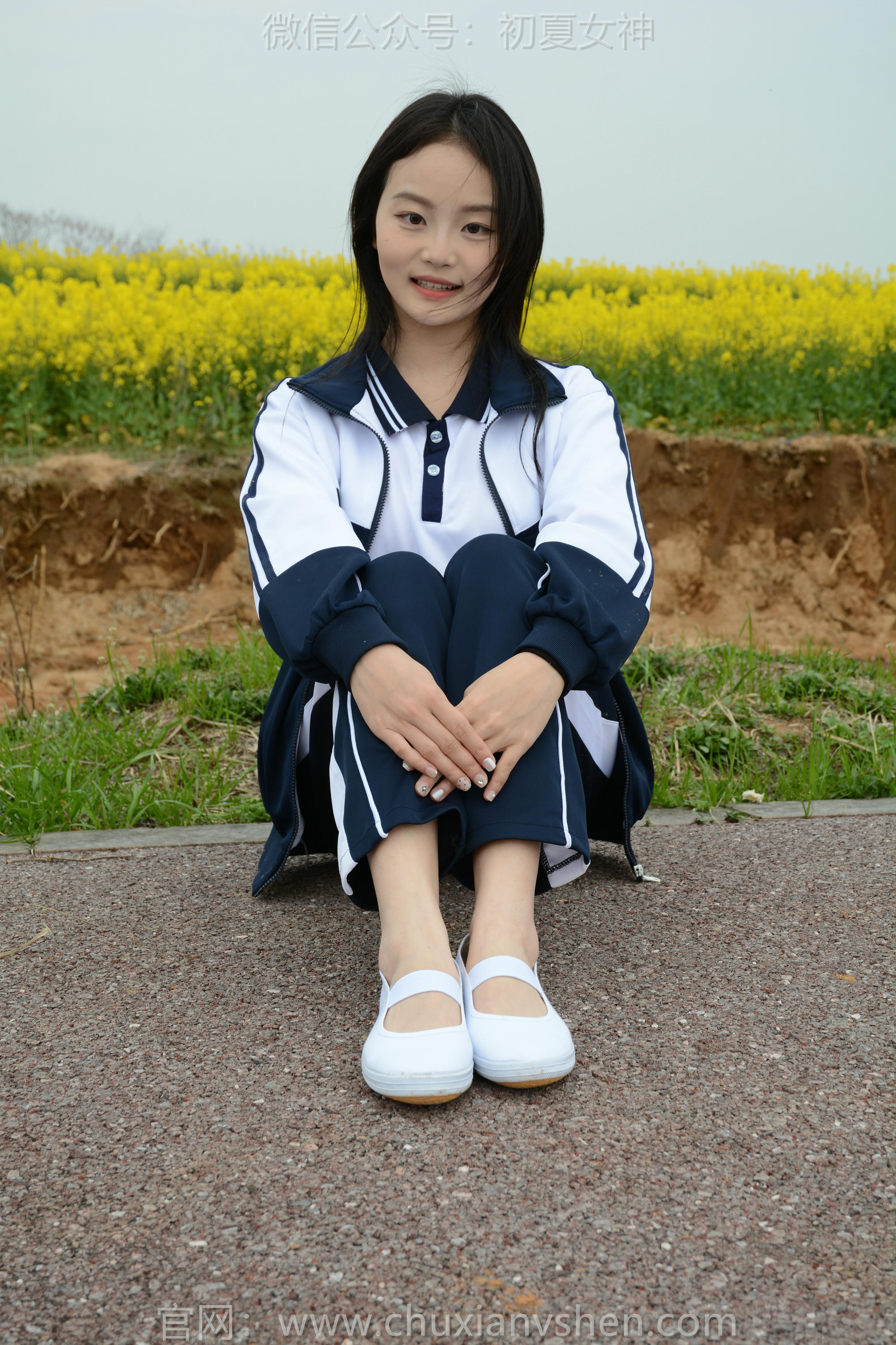 初夏女神 NO.156 双双 油菜花地 [100P1V-3.35GB]_第3集