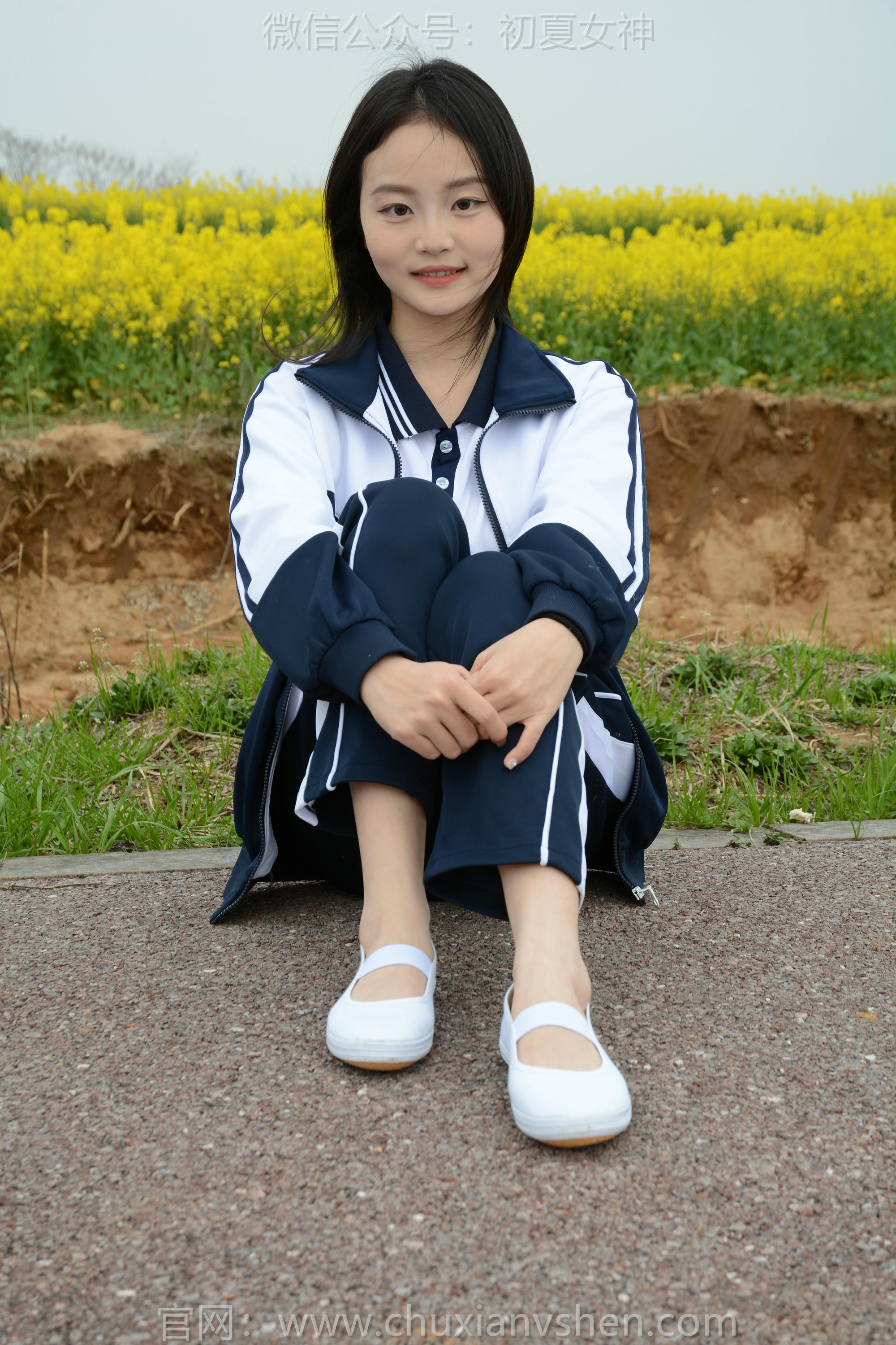 初夏女神 NO.156 双双 油菜花地 [100P1V-3.35GB]_第3集