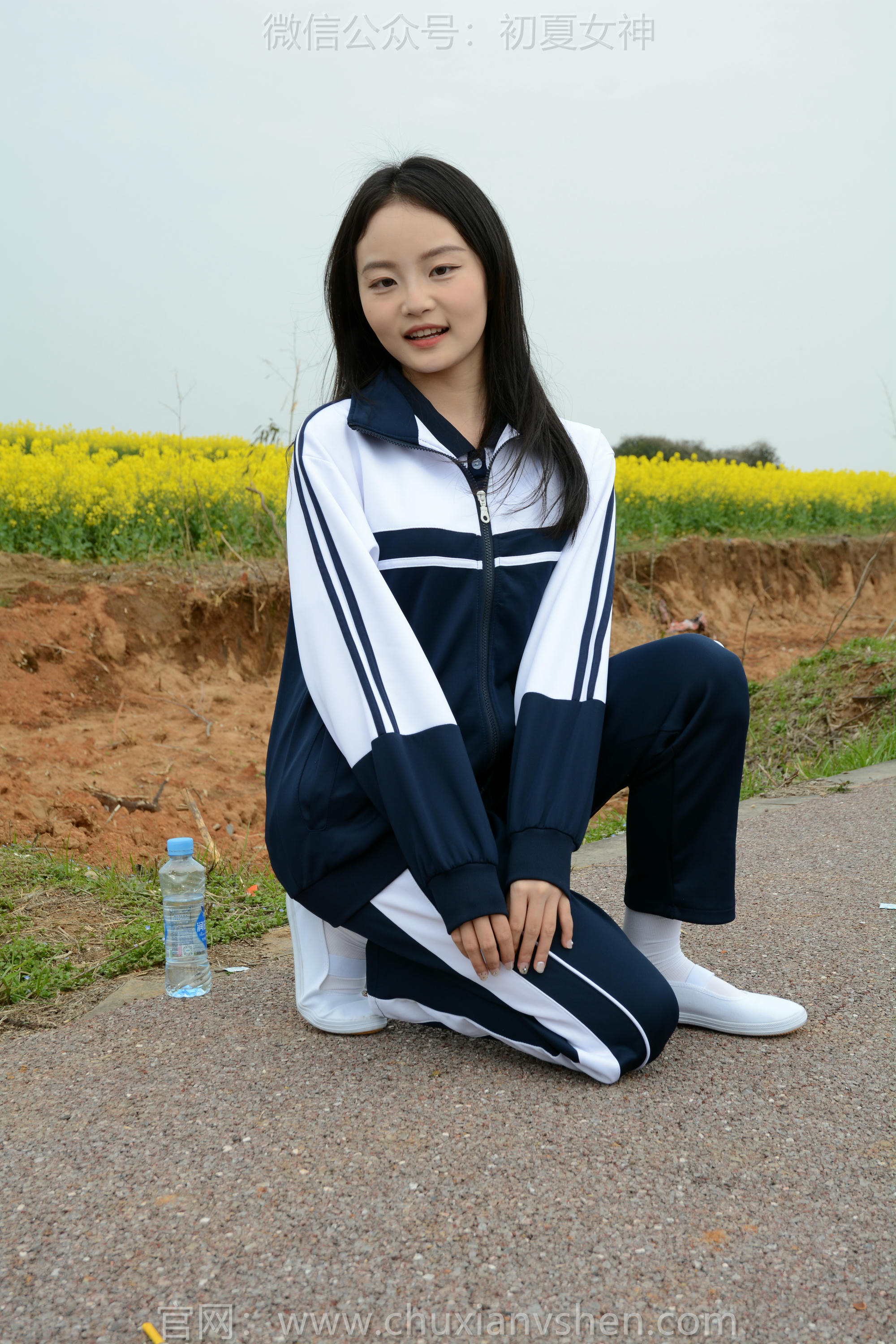 初夏女神 NO.156 双双 油菜花地 [100P1V-3.35GB]_第1集