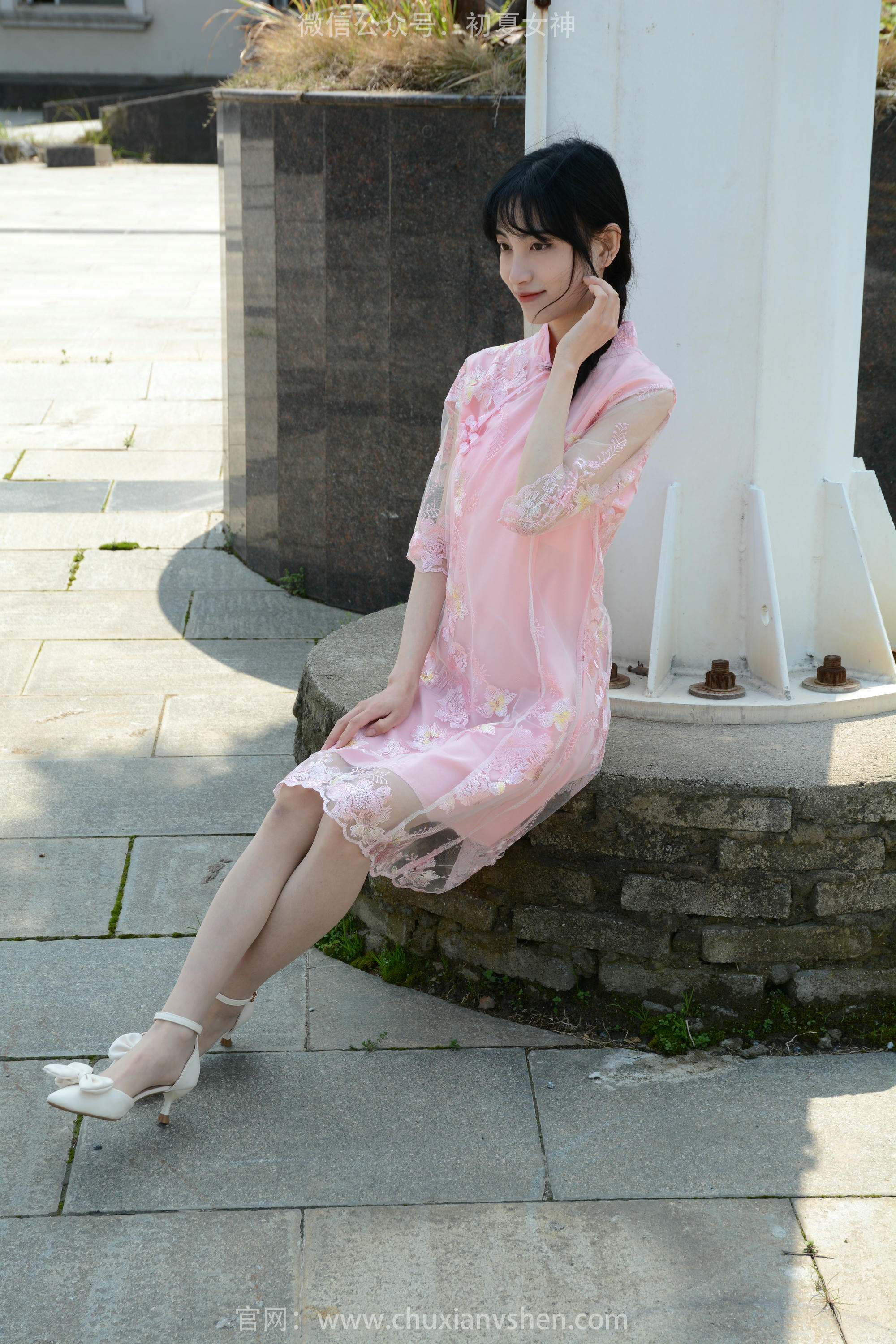 初夏女神 NO.163 柒柒 旗袍废墟 [140P1V-4.53GB]_第1集