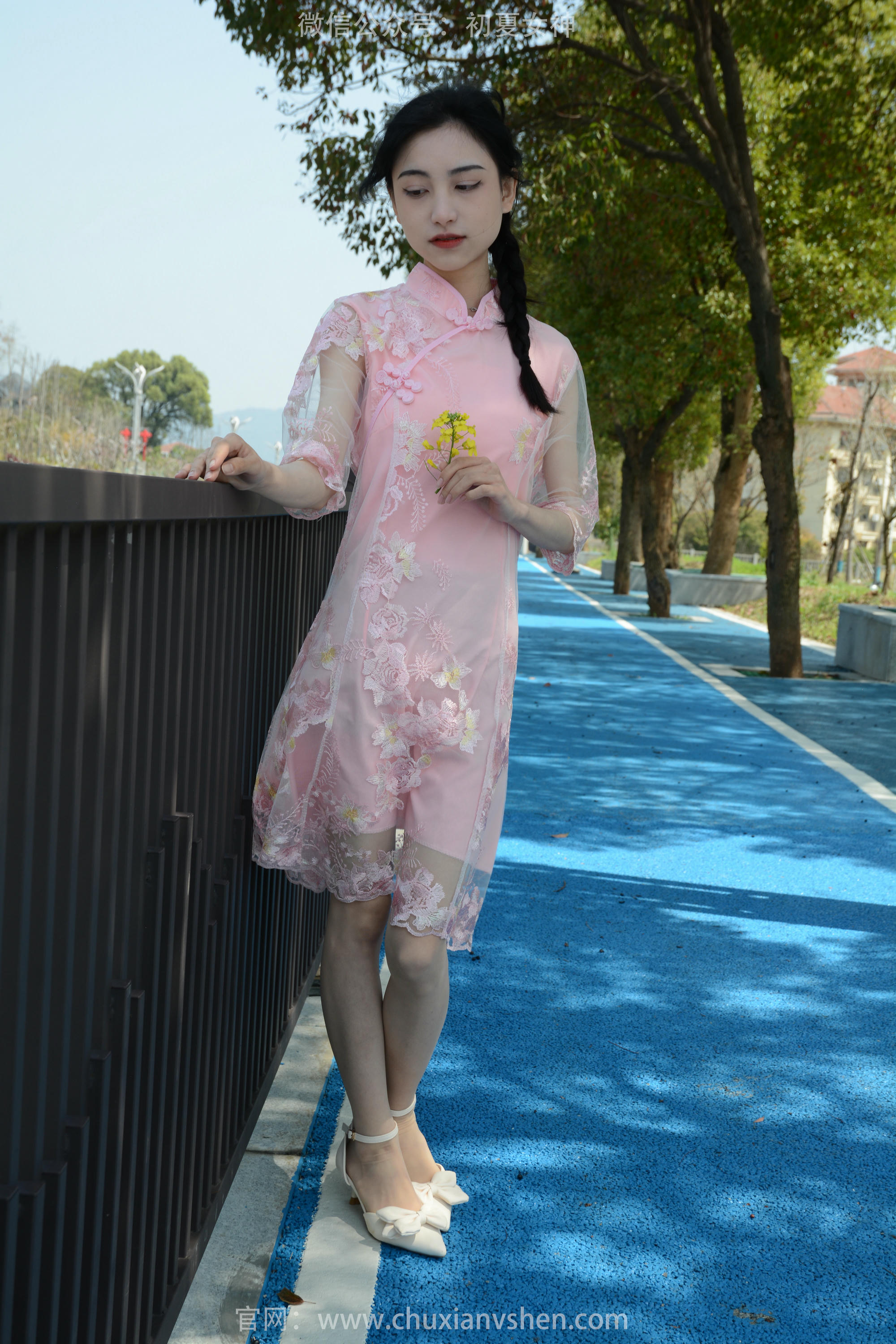 初夏女神 NO.163 柒柒 旗袍废墟 [140P1V-4.53GB]_第1集