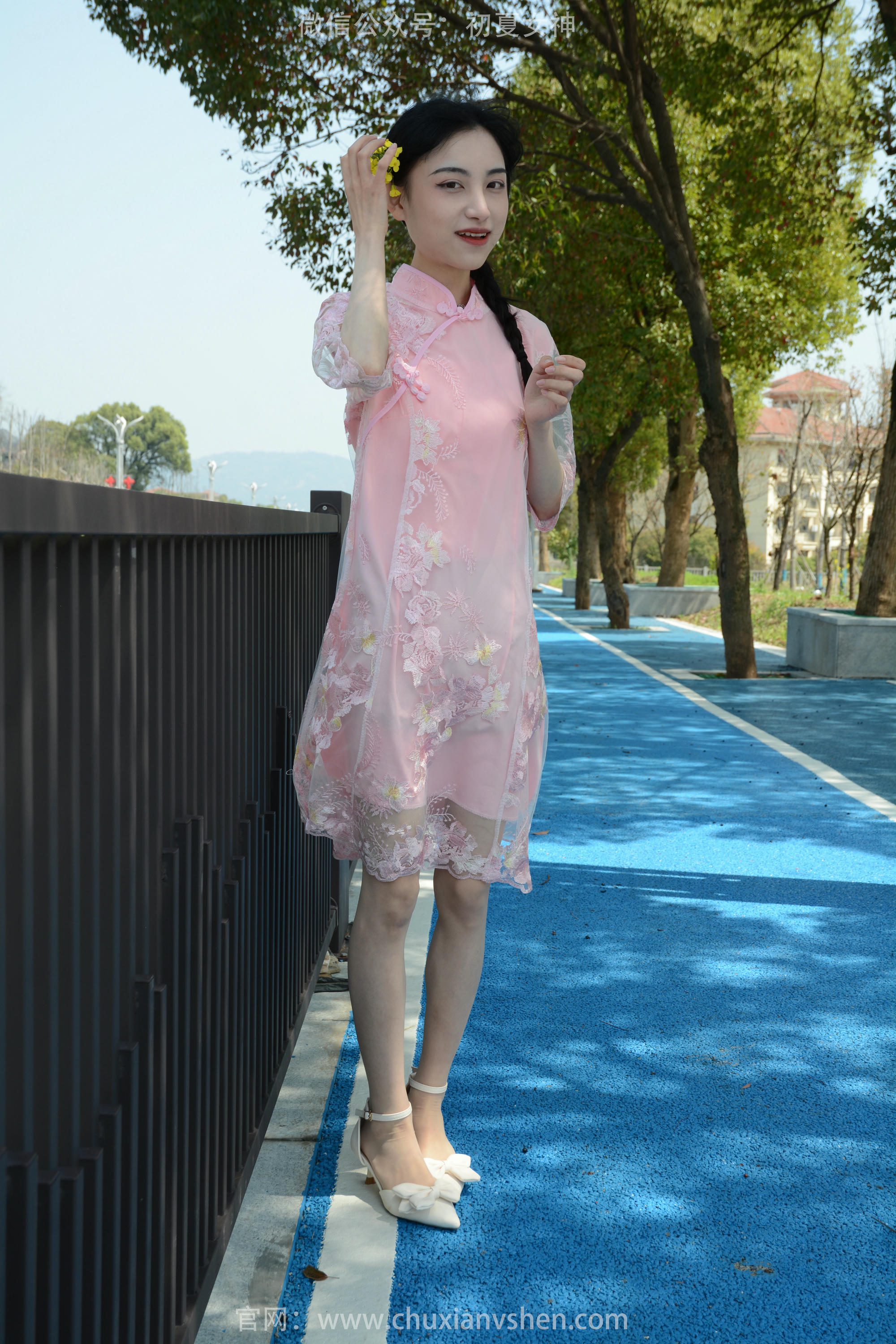 初夏女神 NO.163 柒柒 旗袍废墟 [140P1V-4.53GB]_第1集