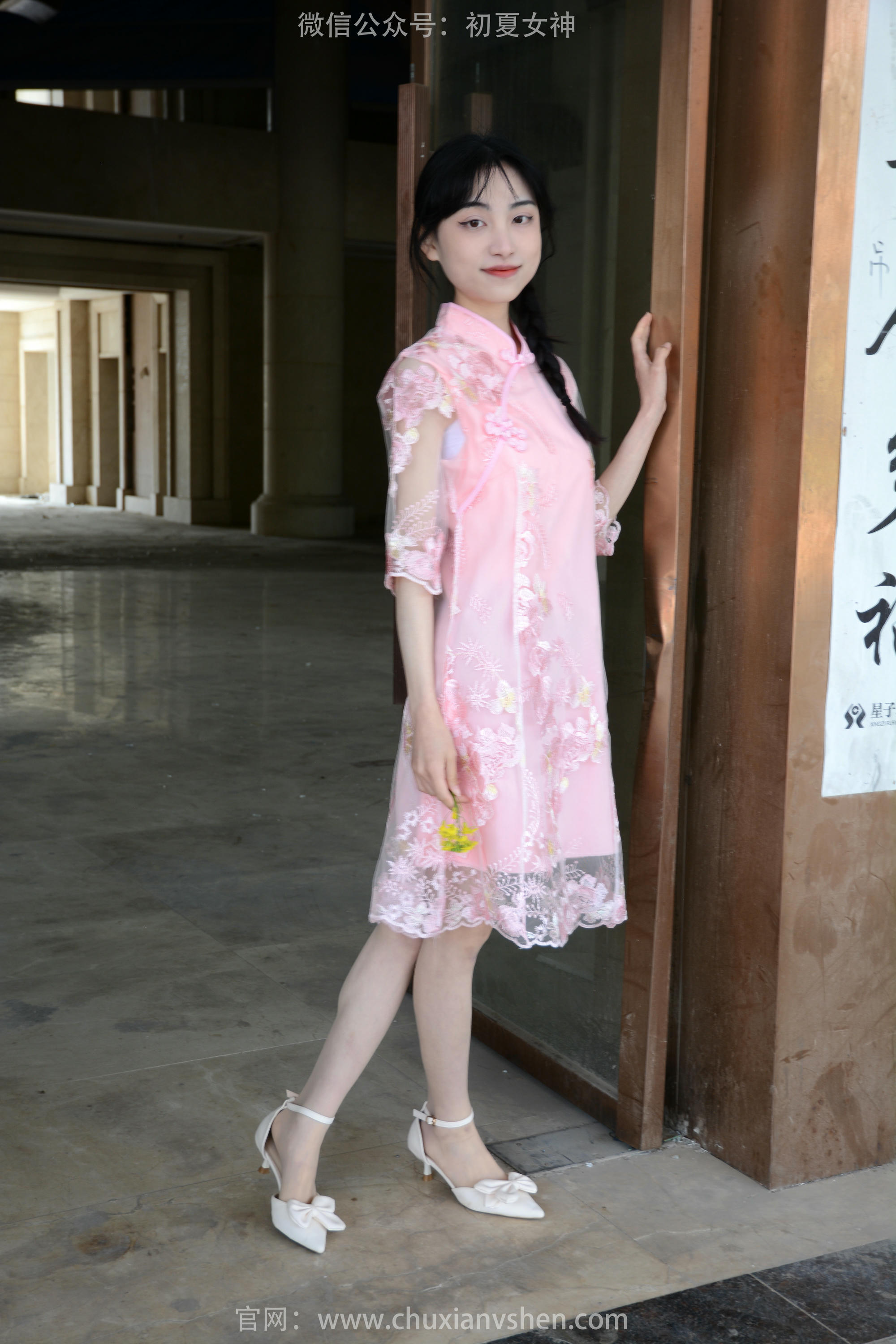 初夏女神 NO.163 柒柒 旗袍废墟 [140P1V-4.53GB]_第2集