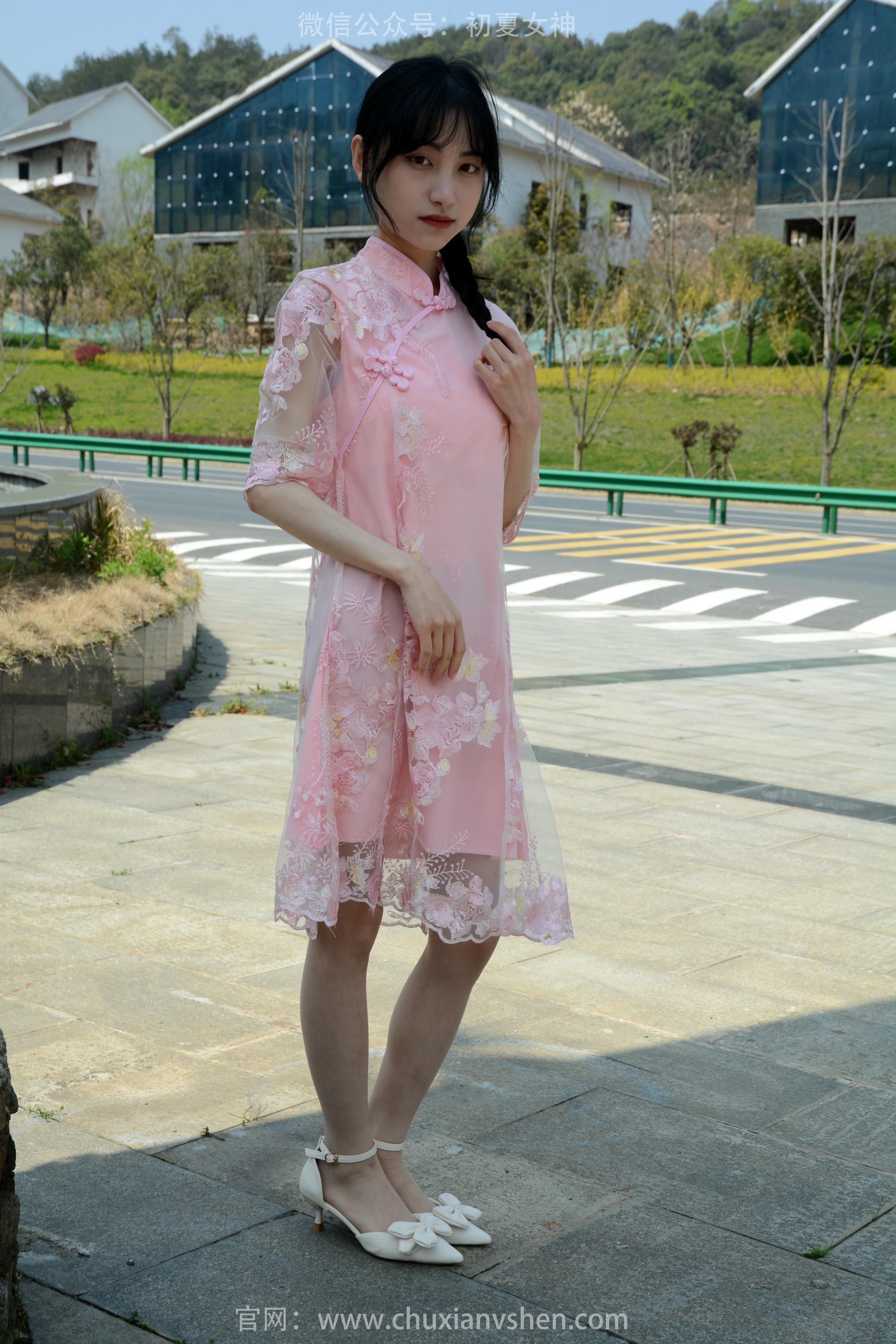 初夏女神 NO.163 柒柒 旗袍废墟 [140P1V-4.53GB]_第1集