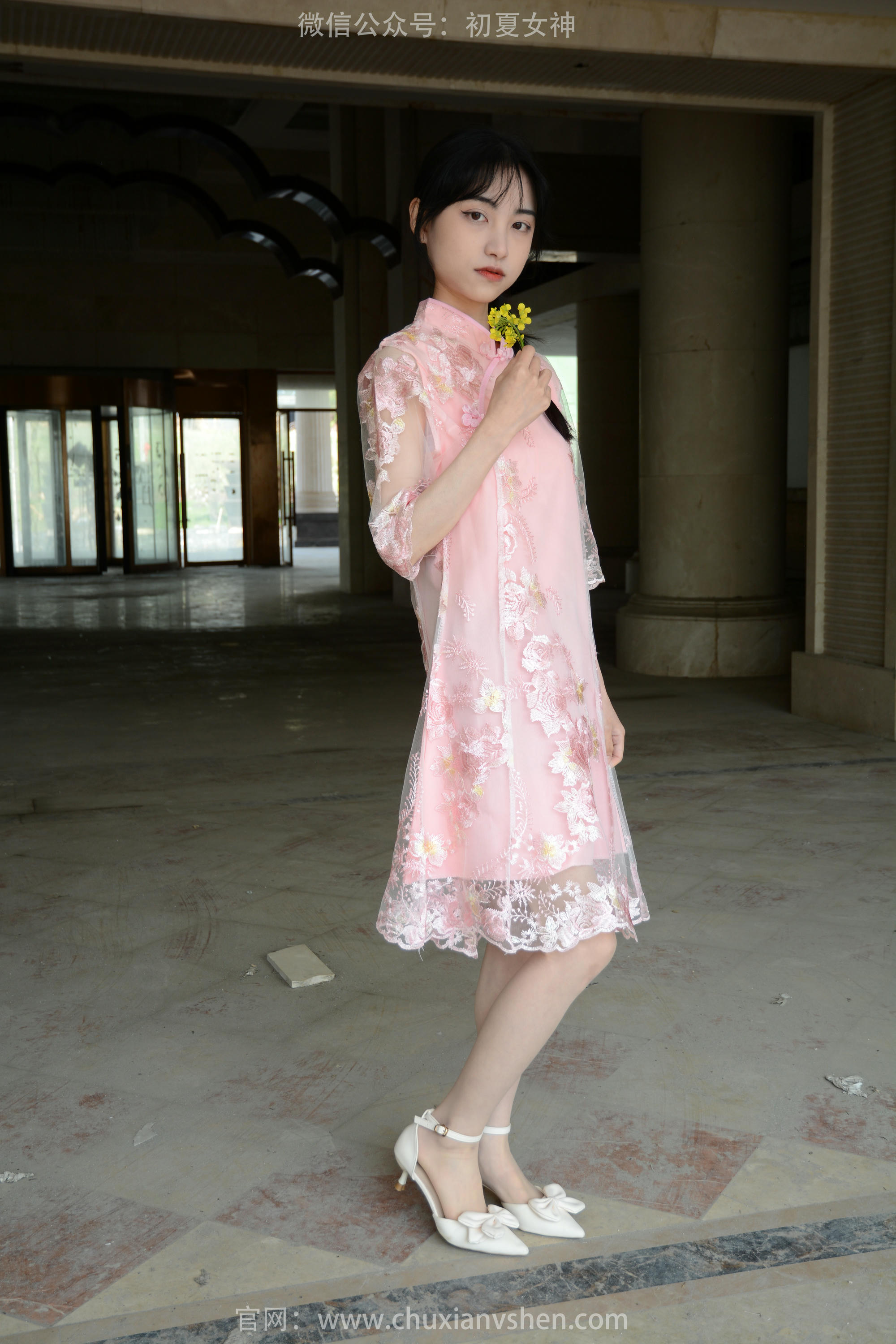 初夏女神 NO.163 柒柒 旗袍废墟 [140P1V-4.53GB]_第3集