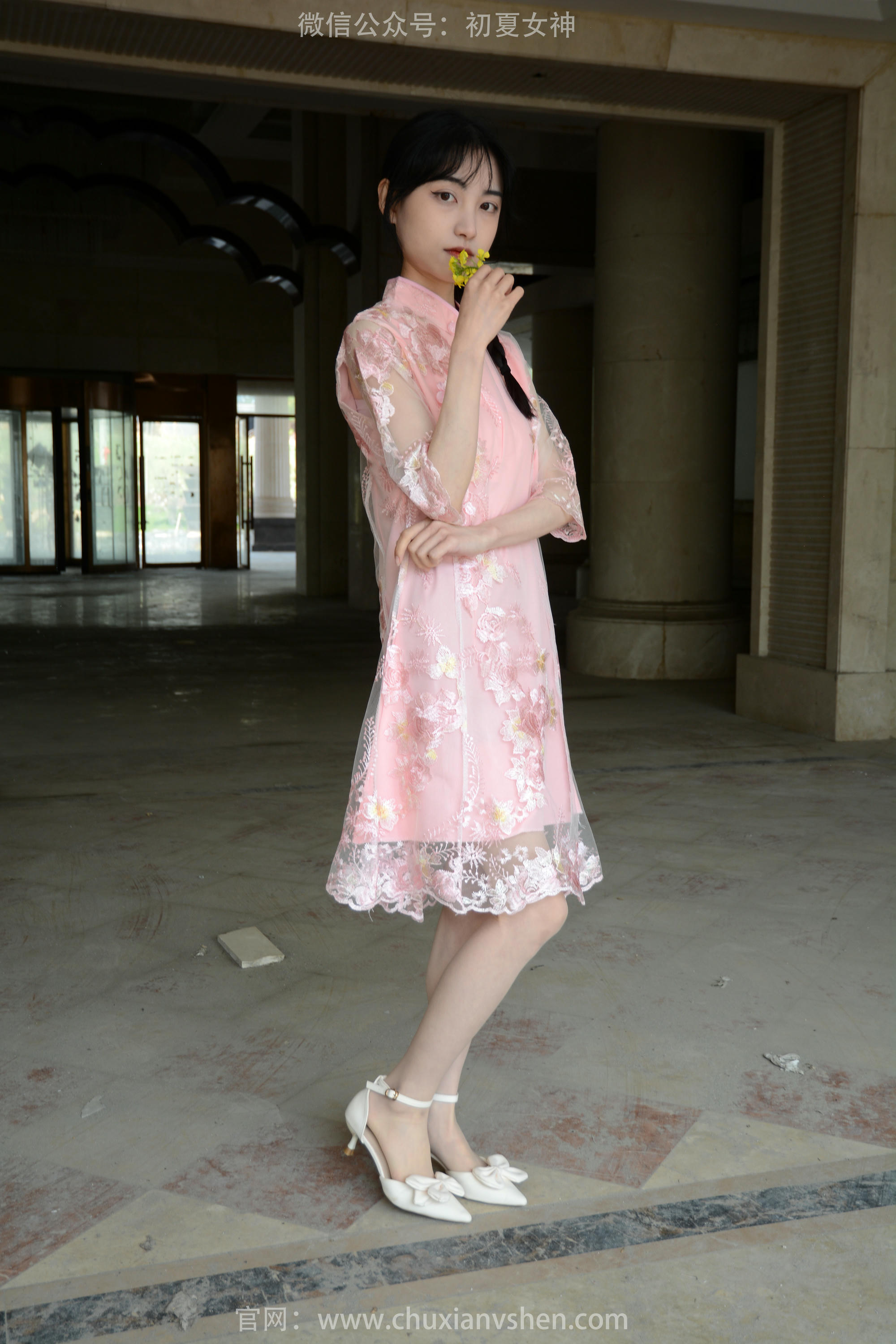 初夏女神 NO.163 柒柒 旗袍废墟 [140P1V-4.53GB]_第3集