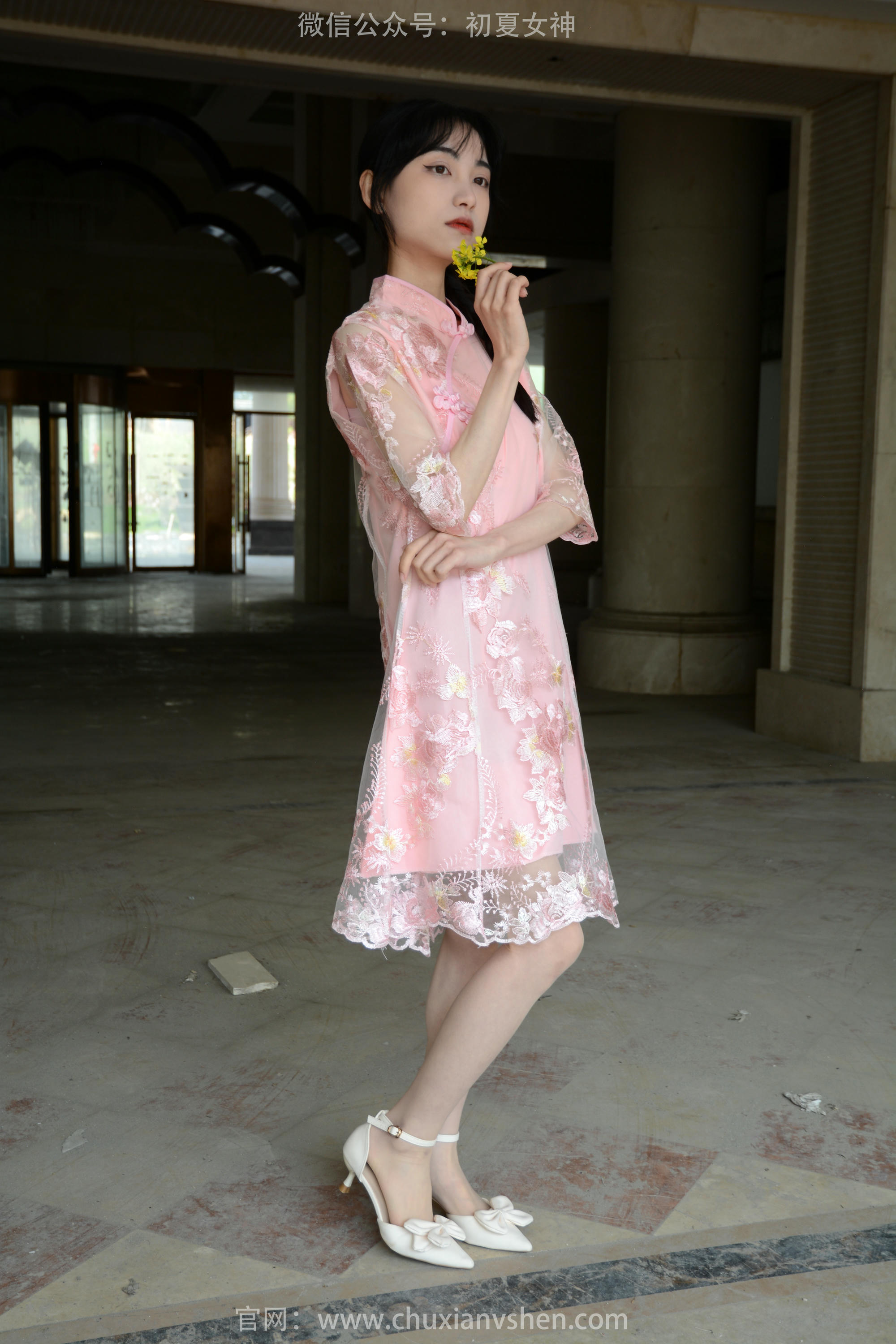 初夏女神 NO.163 柒柒 旗袍废墟 [140P1V-4.53GB]_第3集