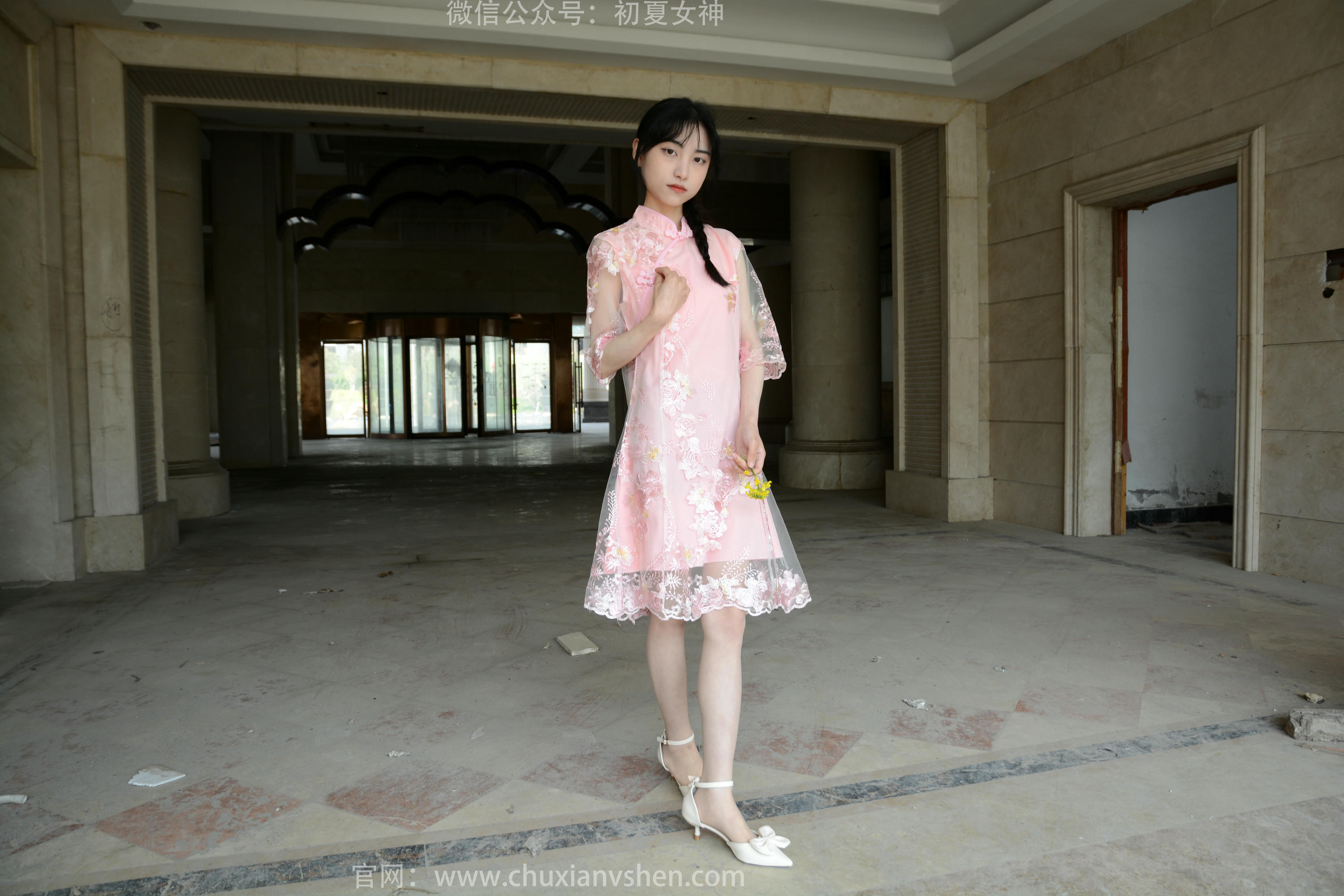 初夏女神 NO.163 柒柒 旗袍废墟 [140P1V-4.53GB]_第3集