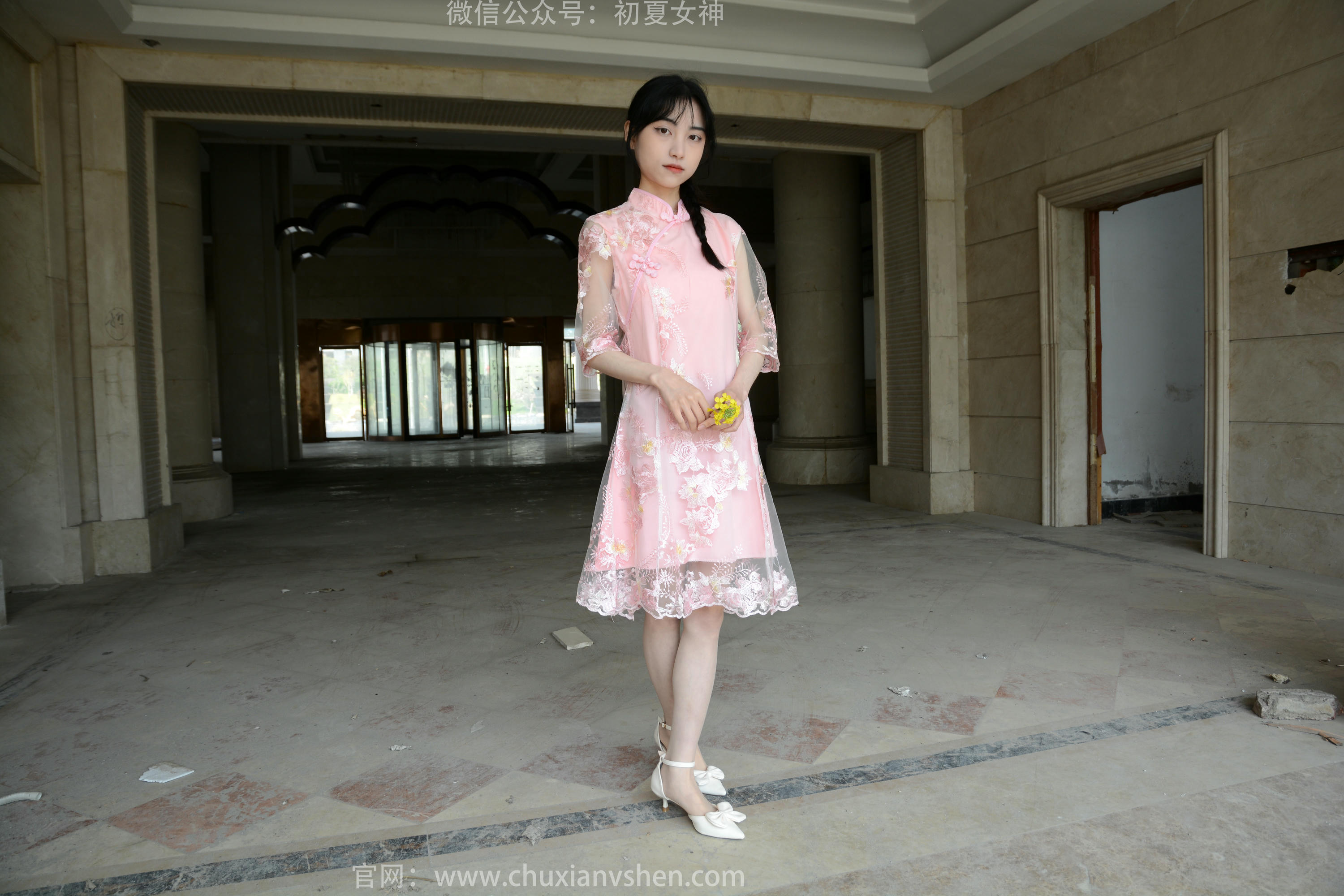 初夏女神 NO.163 柒柒 旗袍废墟 [140P1V-4.53GB]_第3集