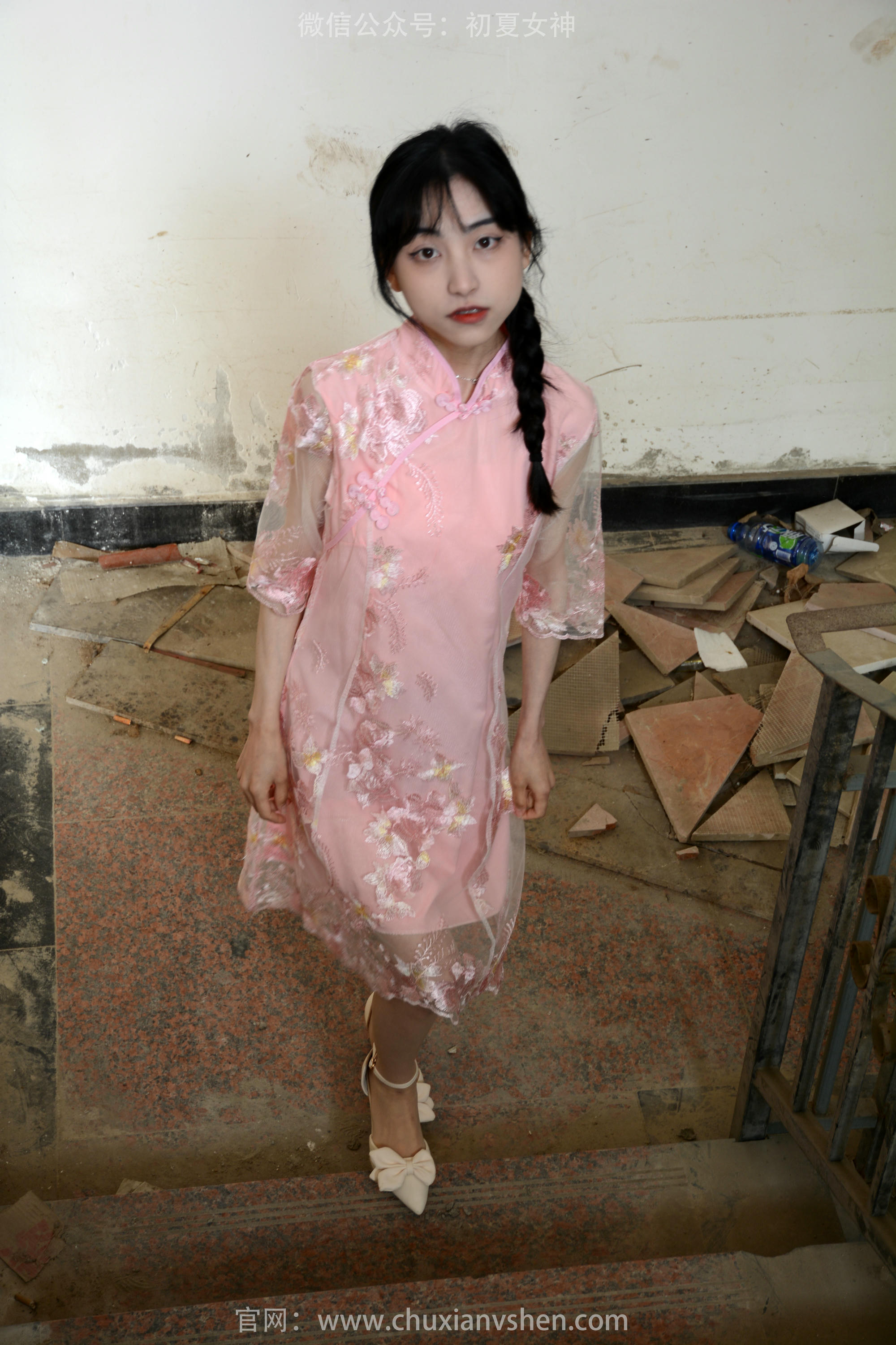 初夏女神 NO.163 柒柒 旗袍废墟 [140P1V-4.53GB]_第3集