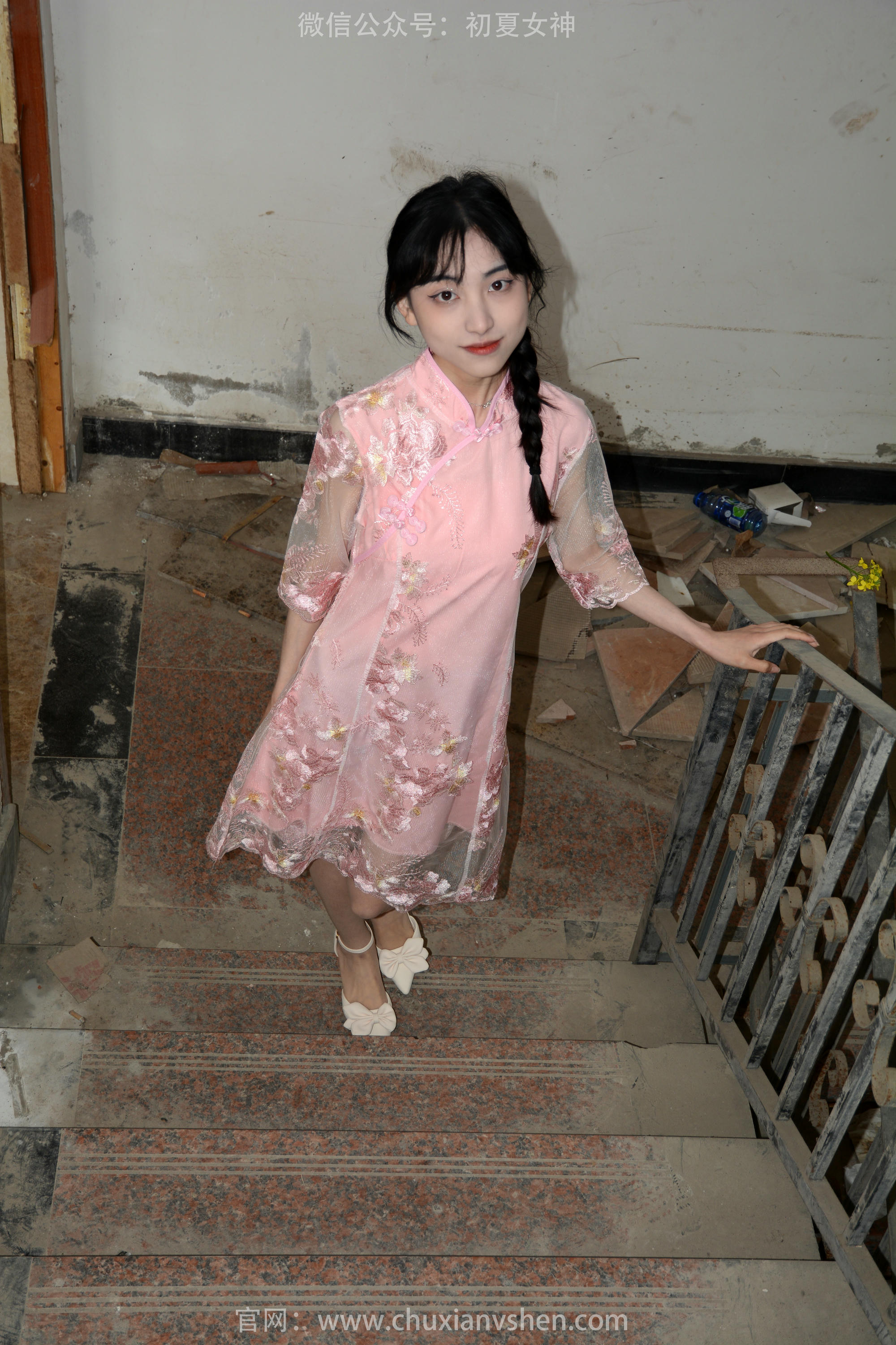 初夏女神 NO.163 柒柒 旗袍废墟 [140P1V-4.53GB]_第3集