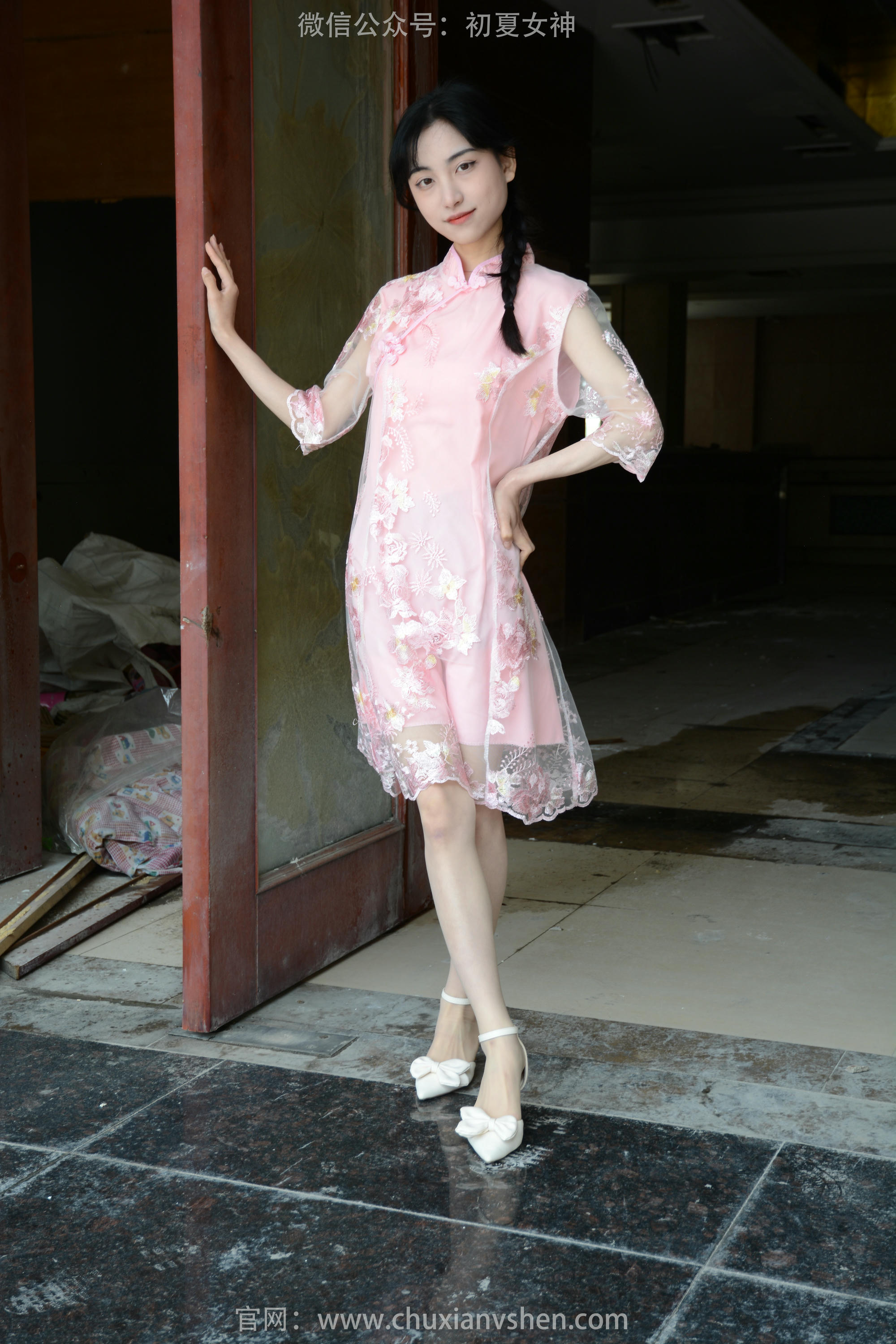 初夏女神 NO.163 柒柒 旗袍废墟 [140P1V-4.53GB]_第3集