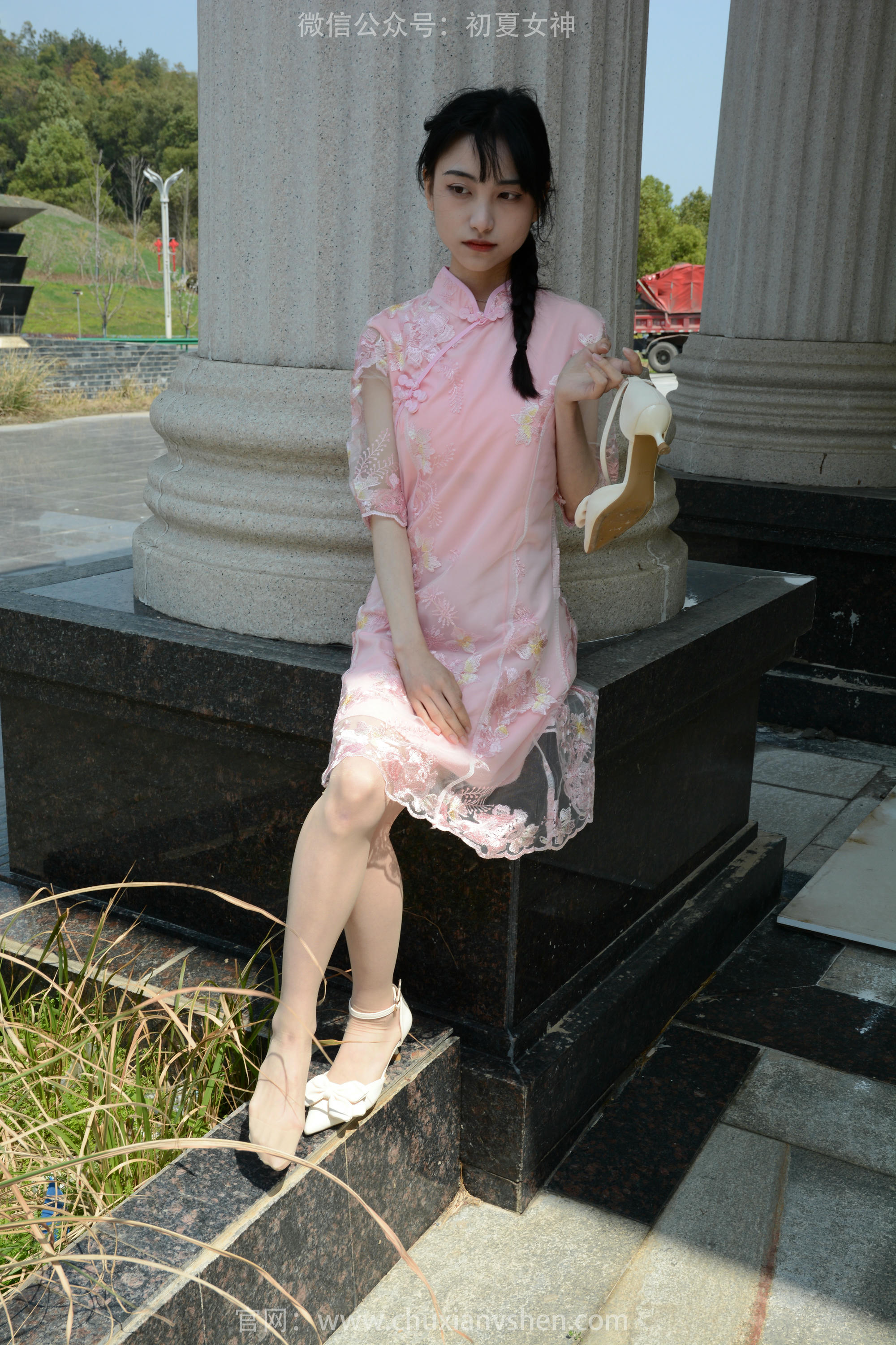 初夏女神 NO.163 柒柒 旗袍废墟 [140P1V-4.53GB]_第5集