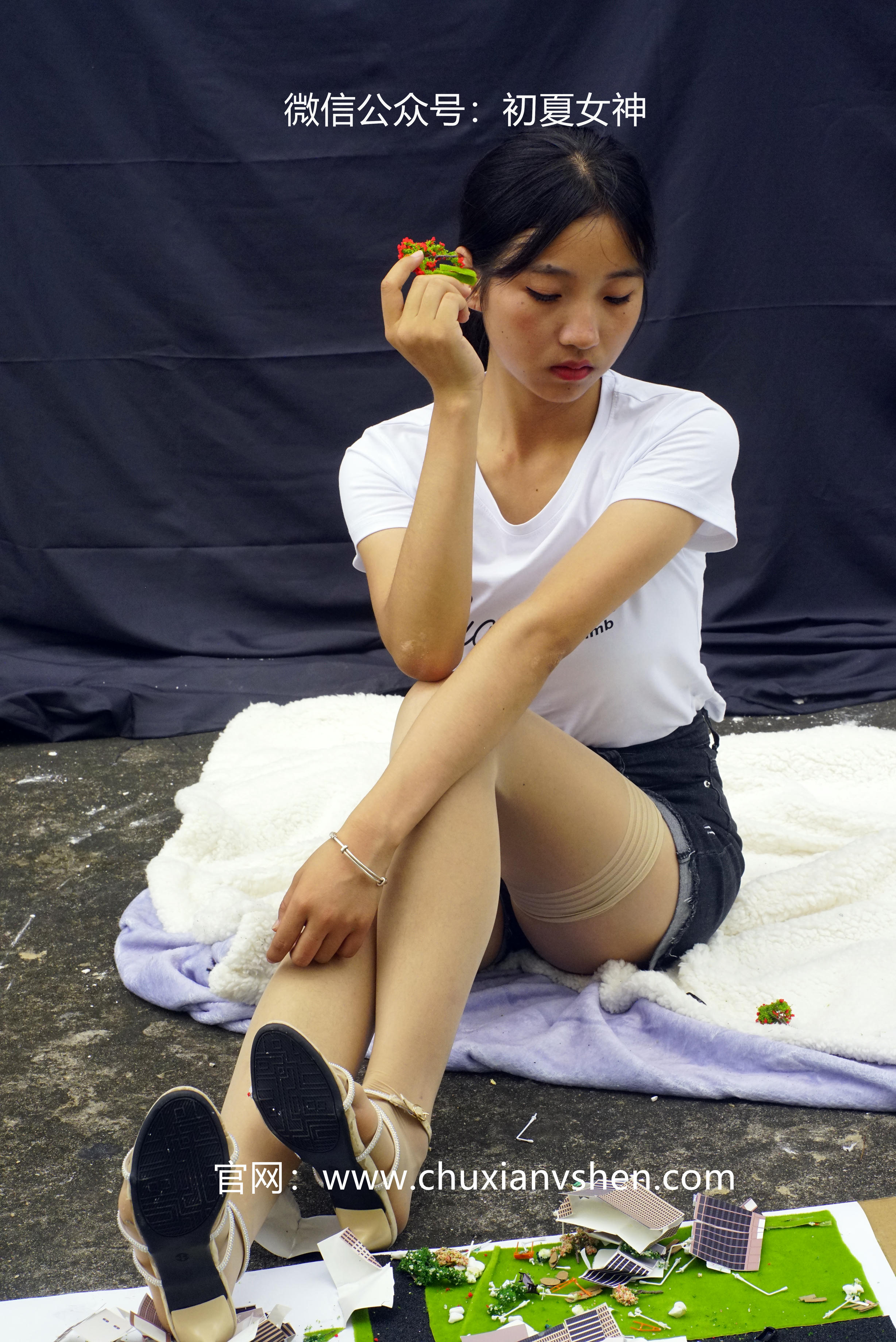 初夏女神 NO.036 点点 误入小人国[110P+1V／4.11GB]_第6集