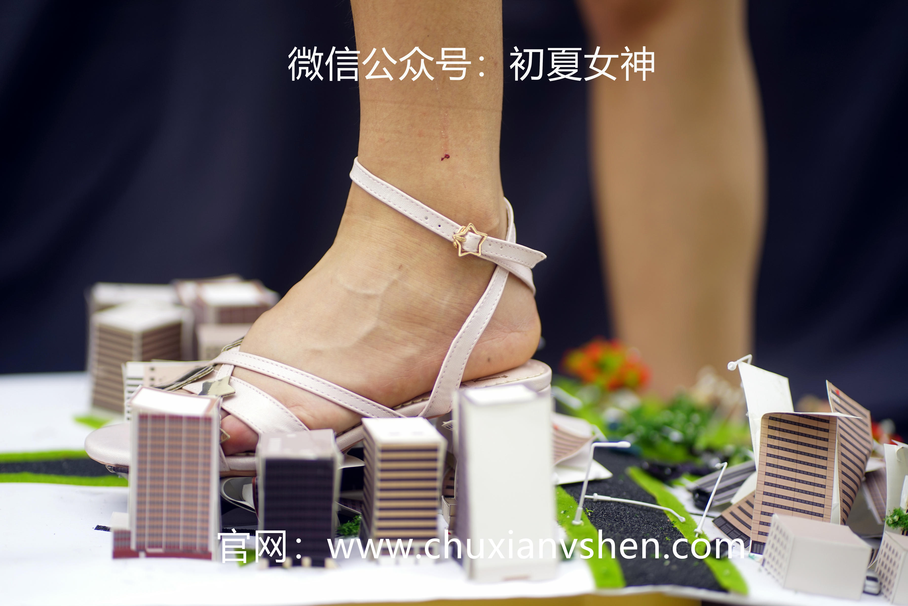 初夏女神 NO.036 点点 误入小人国[110P+1V／4.11GB]_第2集