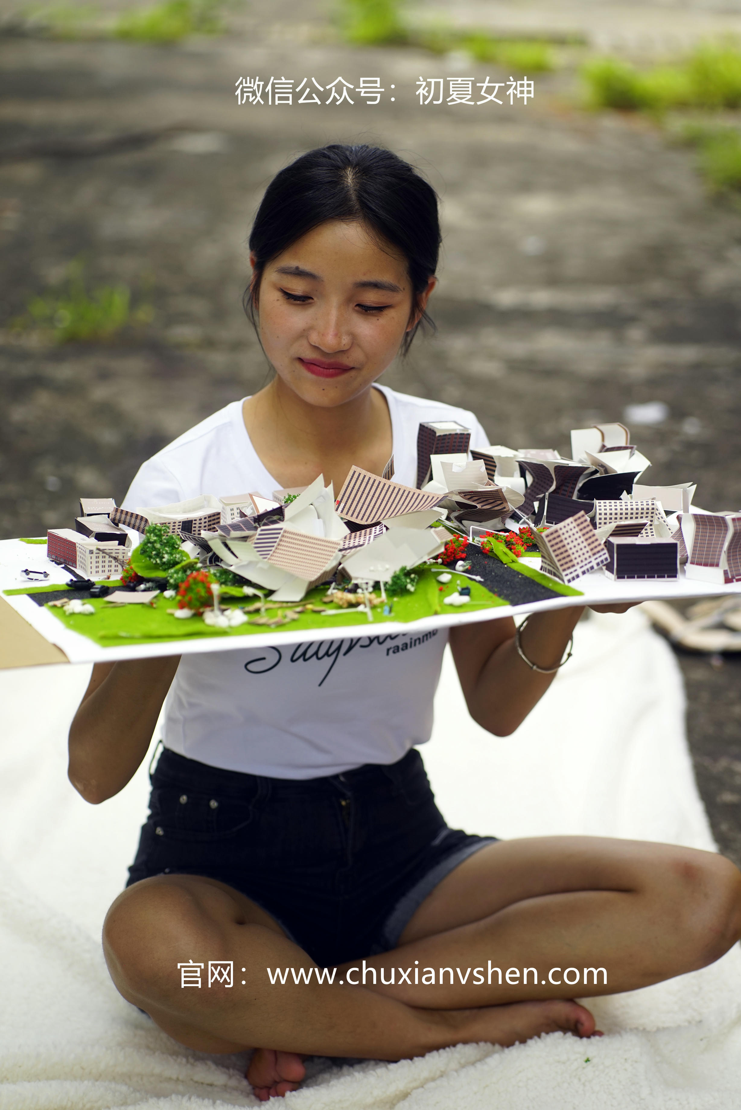 初夏女神 NO.036 点点 误入小人国[110P+1V／4.11GB]_第3集