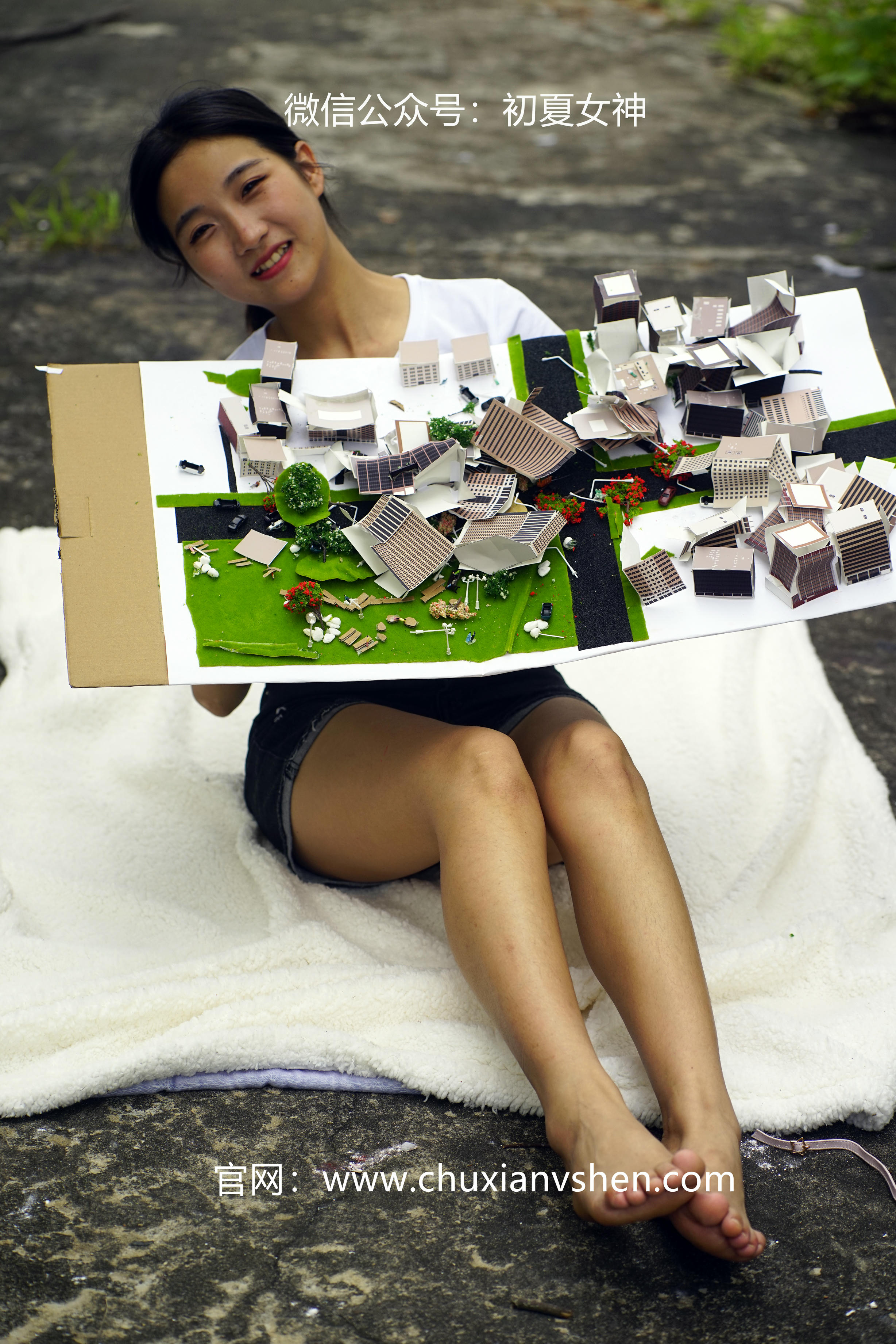 初夏女神 NO.036 点点 误入小人国[110P+1V／4.11GB]_第3集