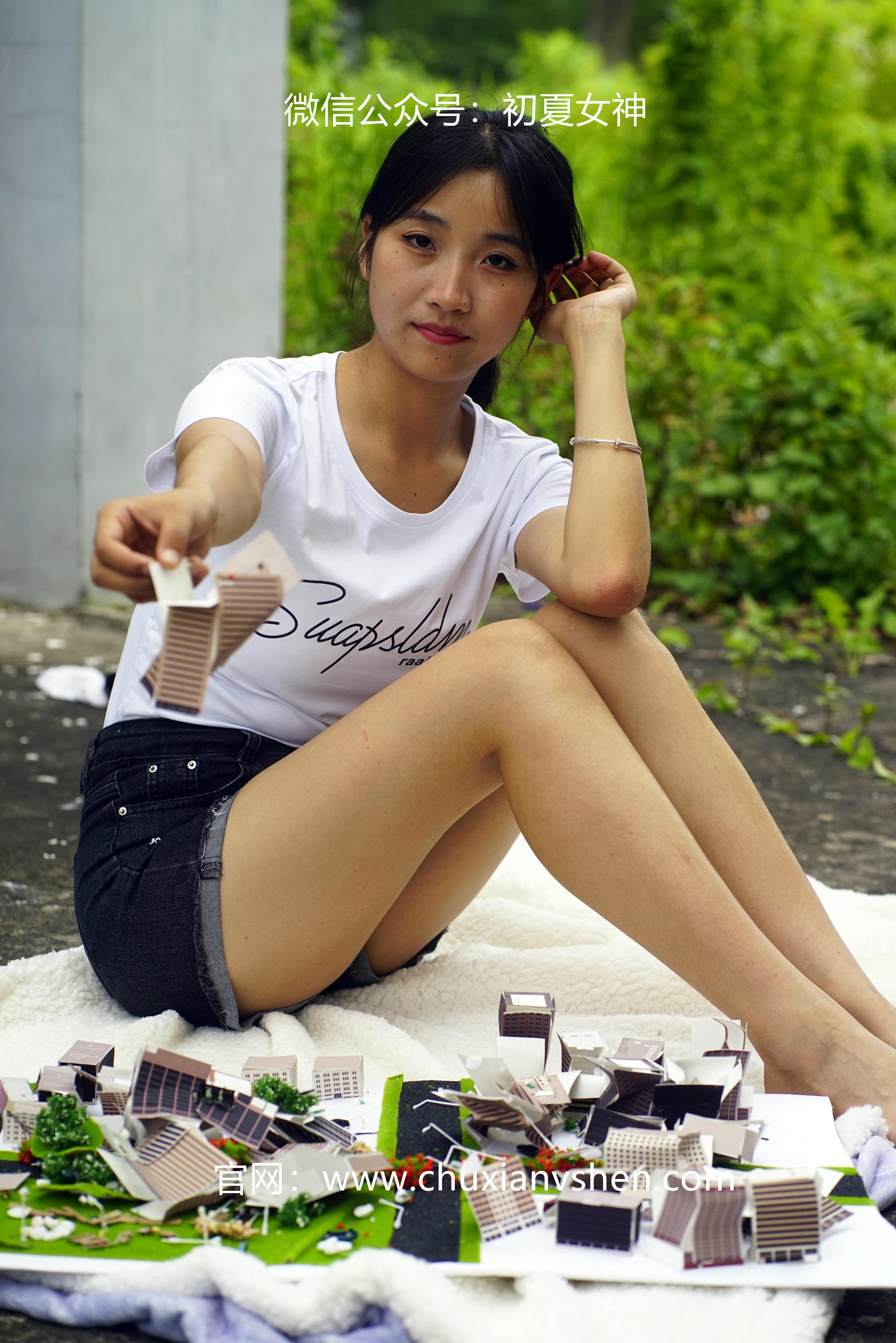 初夏女神 NO.036 点点 误入小人国[110P+1V／4.11GB]_第3集