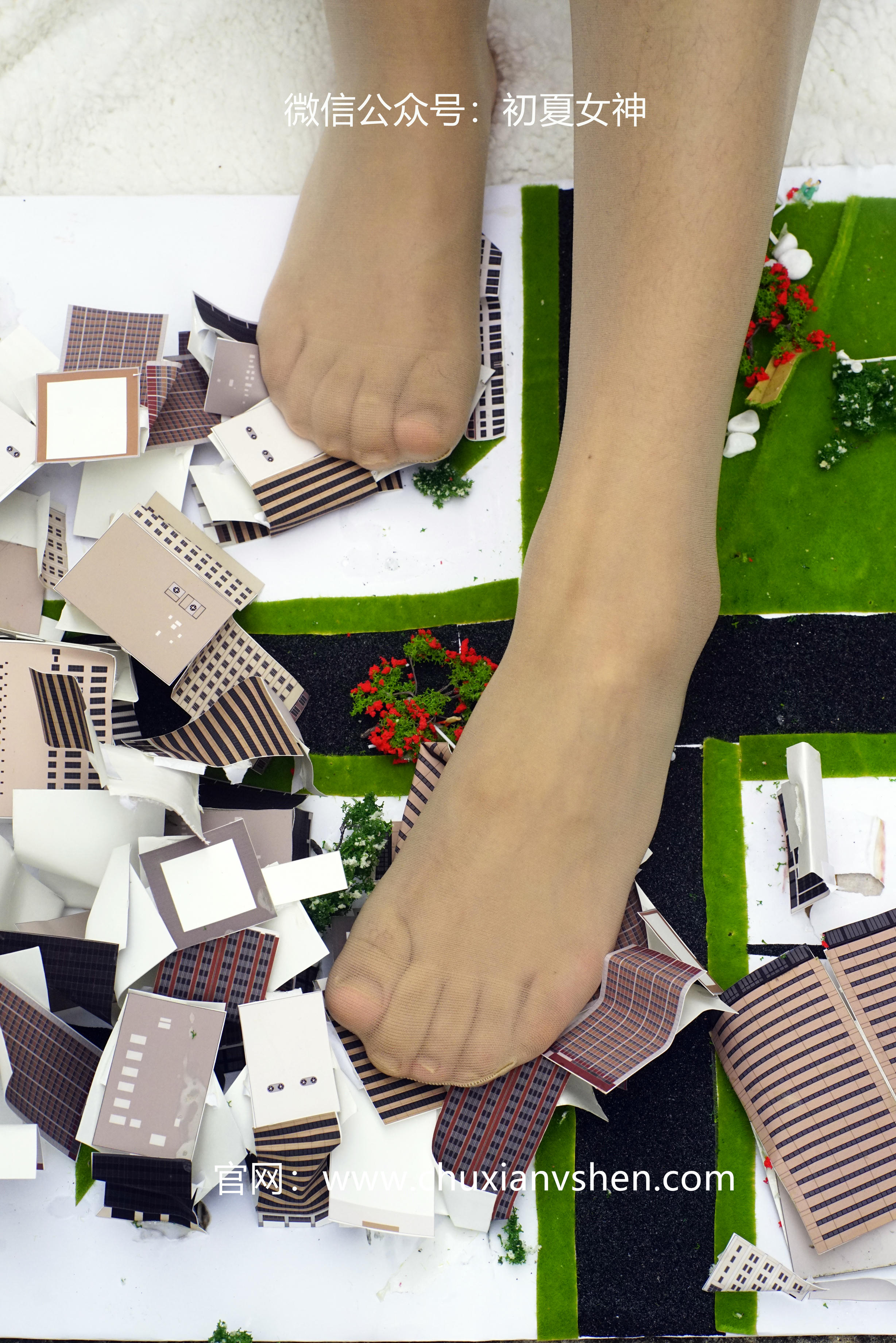 初夏女神 NO.036 点点 误入小人国[110P+1V／4.11GB]_第4集