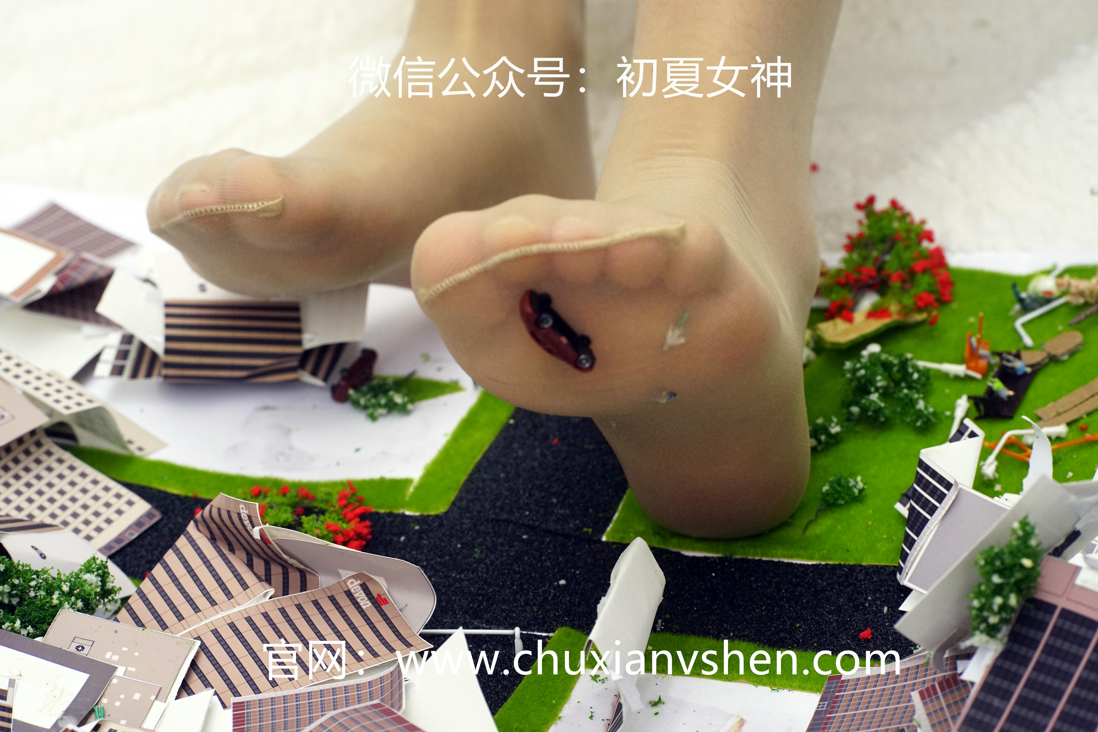 初夏女神 NO.036 点点 误入小人国[110P+1V／4.11GB]_第4集