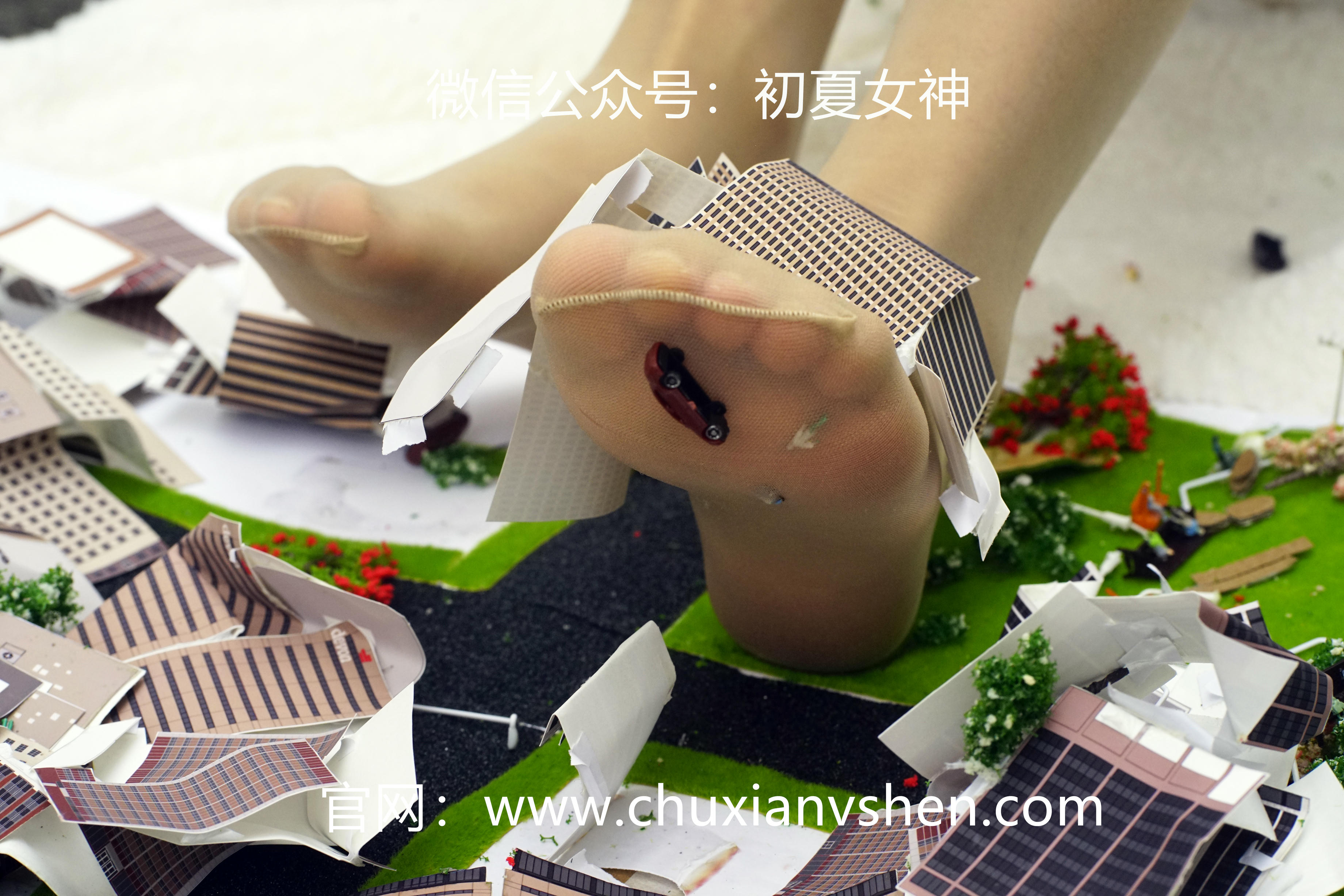 初夏女神 NO.036 点点 误入小人国[110P+1V／4.11GB]_第4集