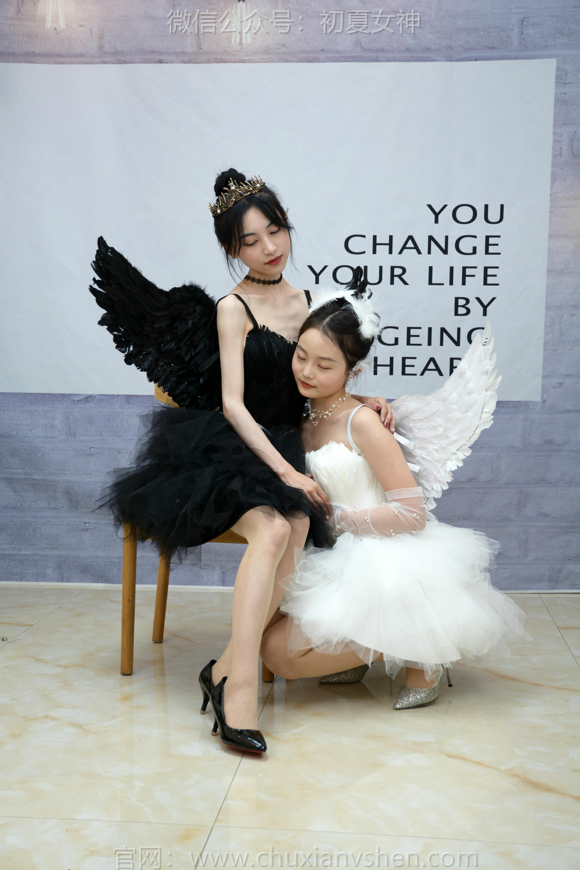 初夏女神 NO.198 柒柒、双双 黑白天鹅 [90P1V-4.28GB]_第1集