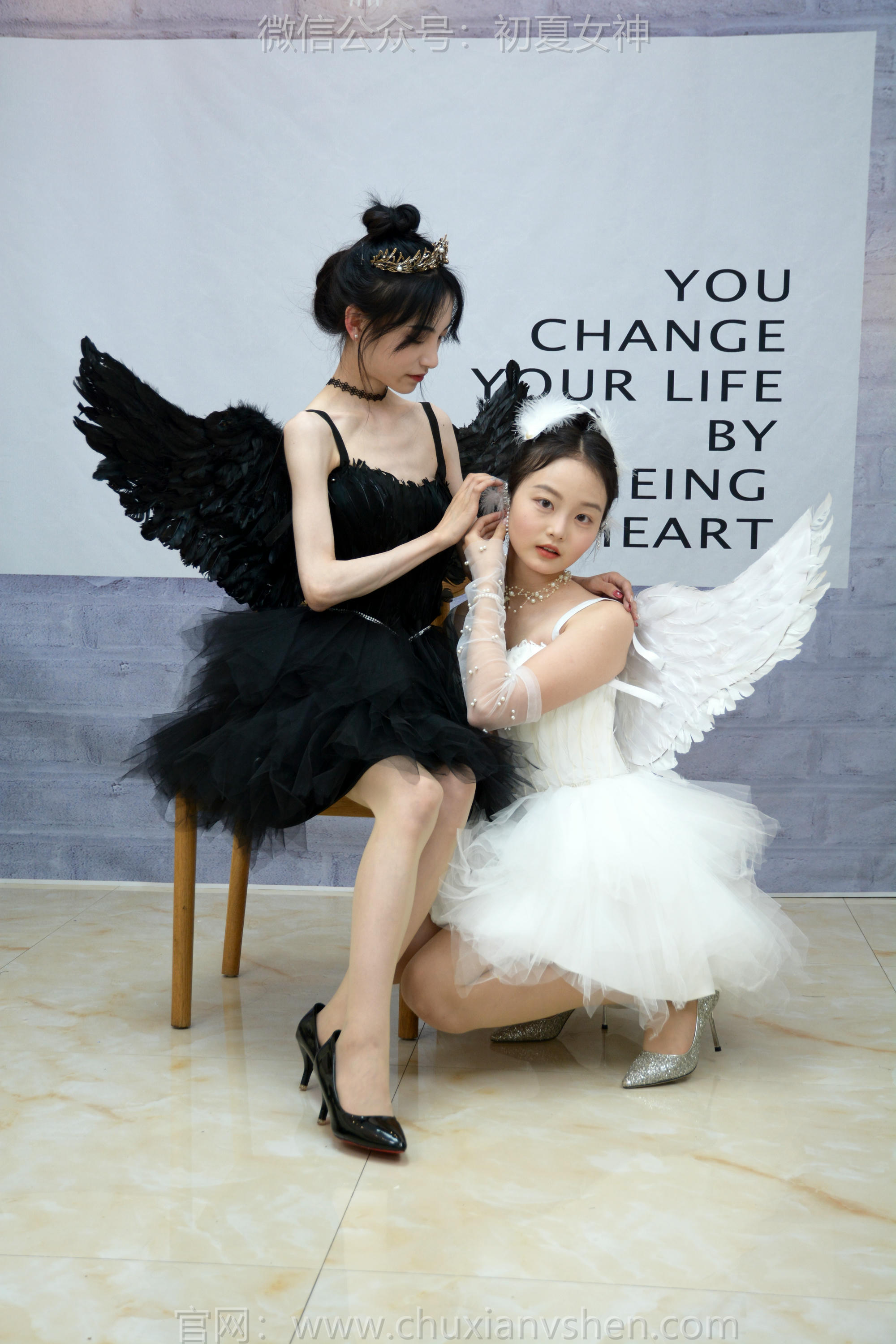 初夏女神 NO.198 柒柒、双双 黑白天鹅 [90P1V-4.28GB]_第1集