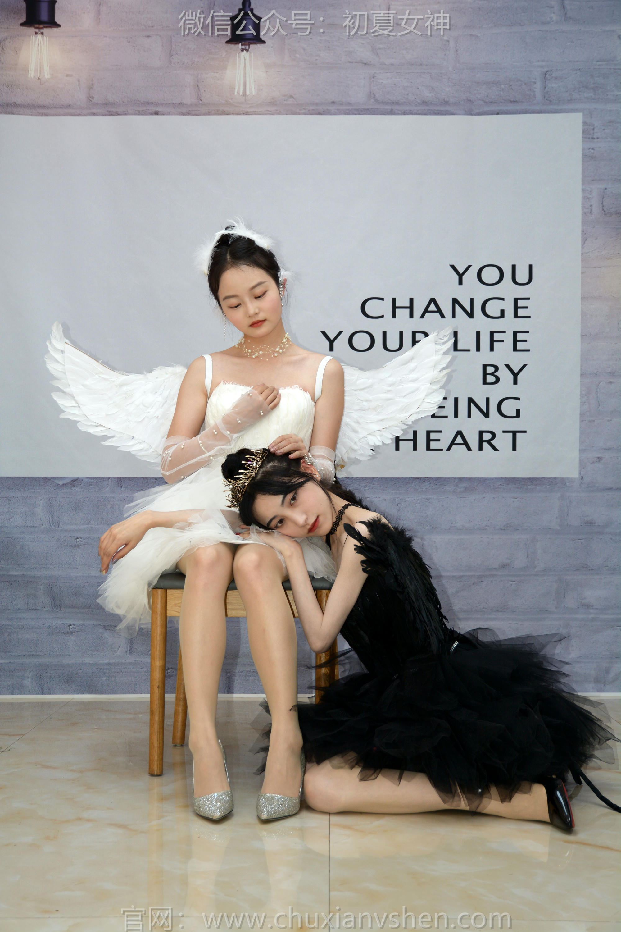 初夏女神 NO.198 柒柒、双双 黑白天鹅 [90P1V-4.28GB]_第1集