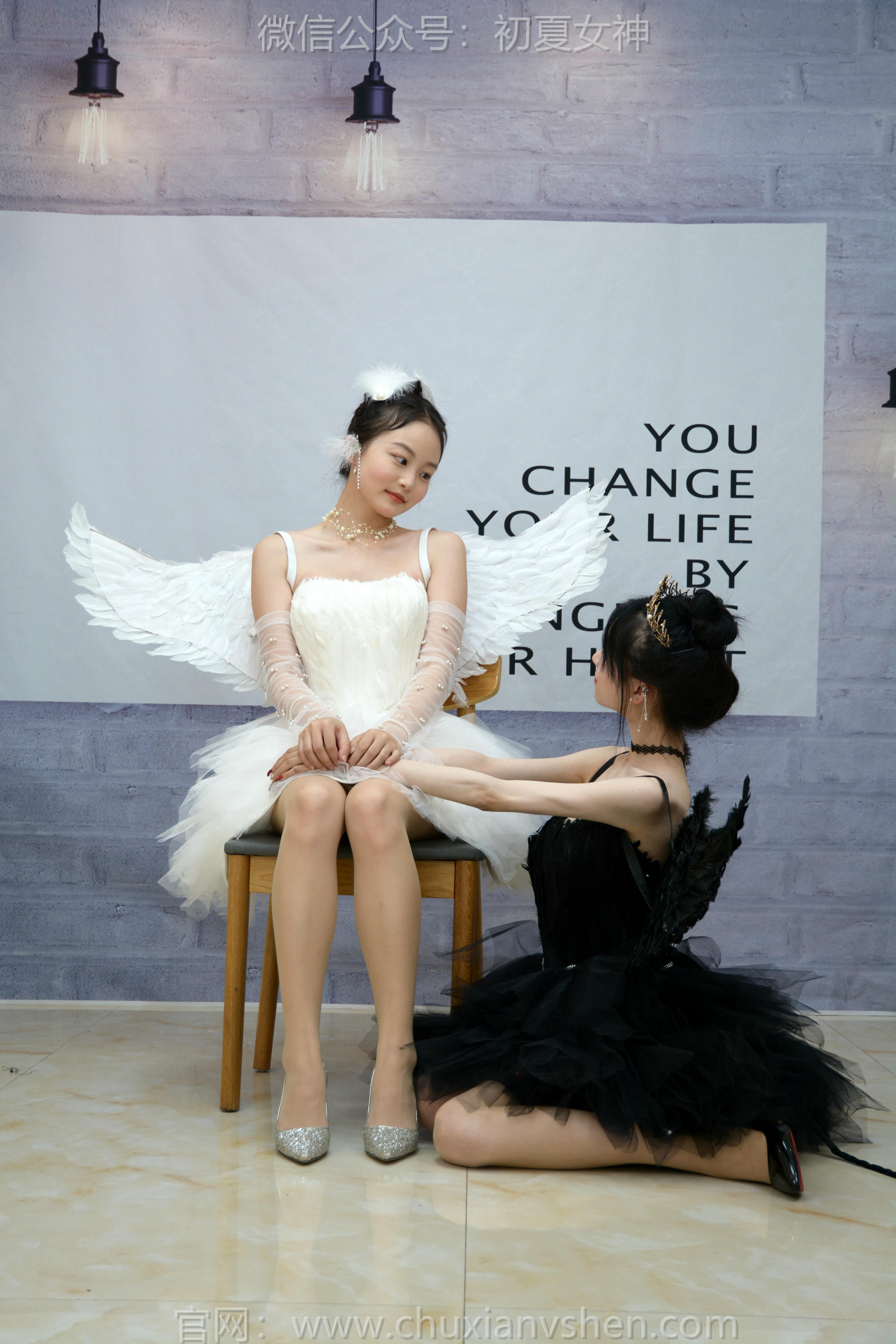 初夏女神 NO.198 柒柒、双双 黑白天鹅 [90P1V-4.28GB]_第1集