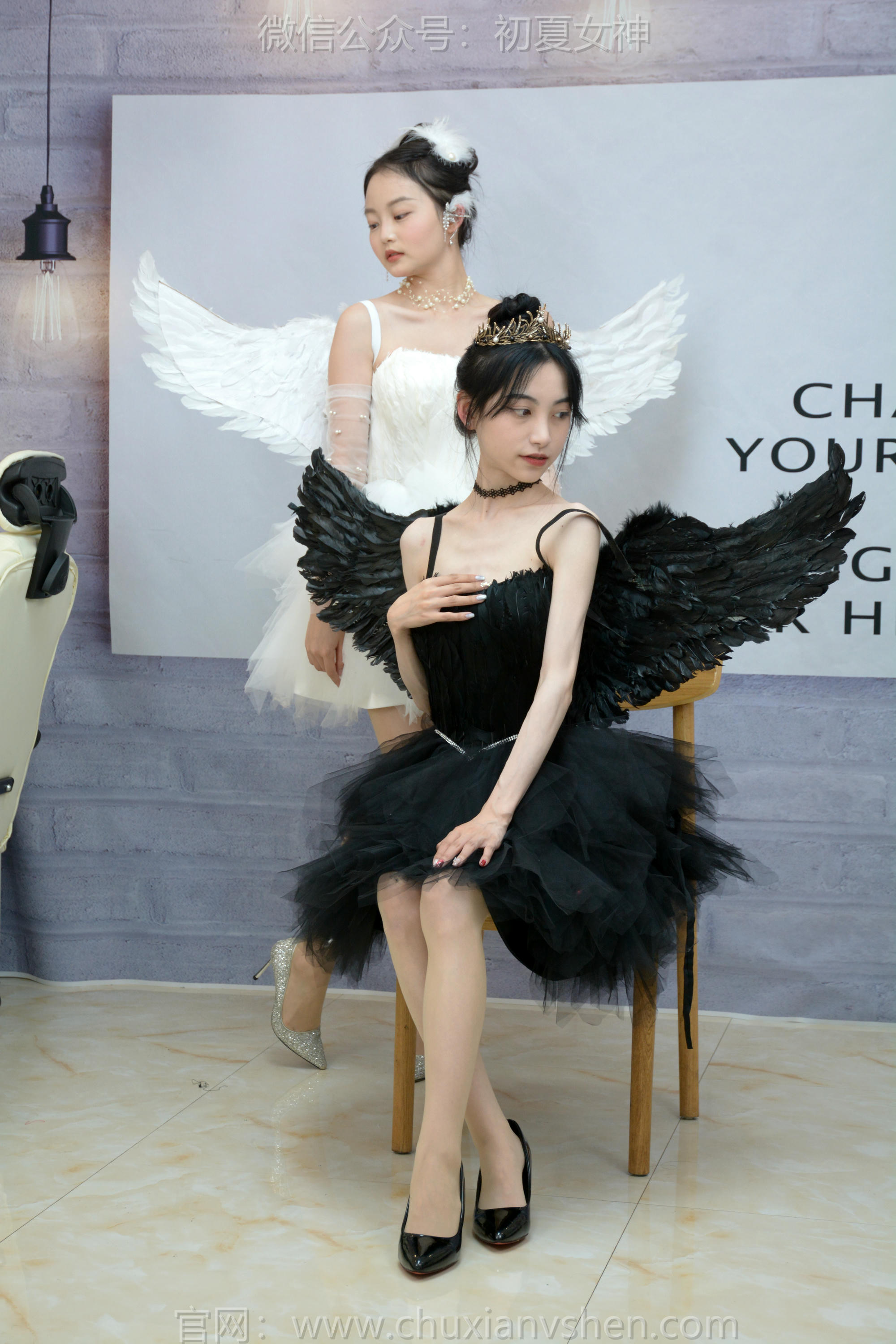 初夏女神 NO.198 柒柒、双双 黑白天鹅 [90P1V-4.28GB]_第1集