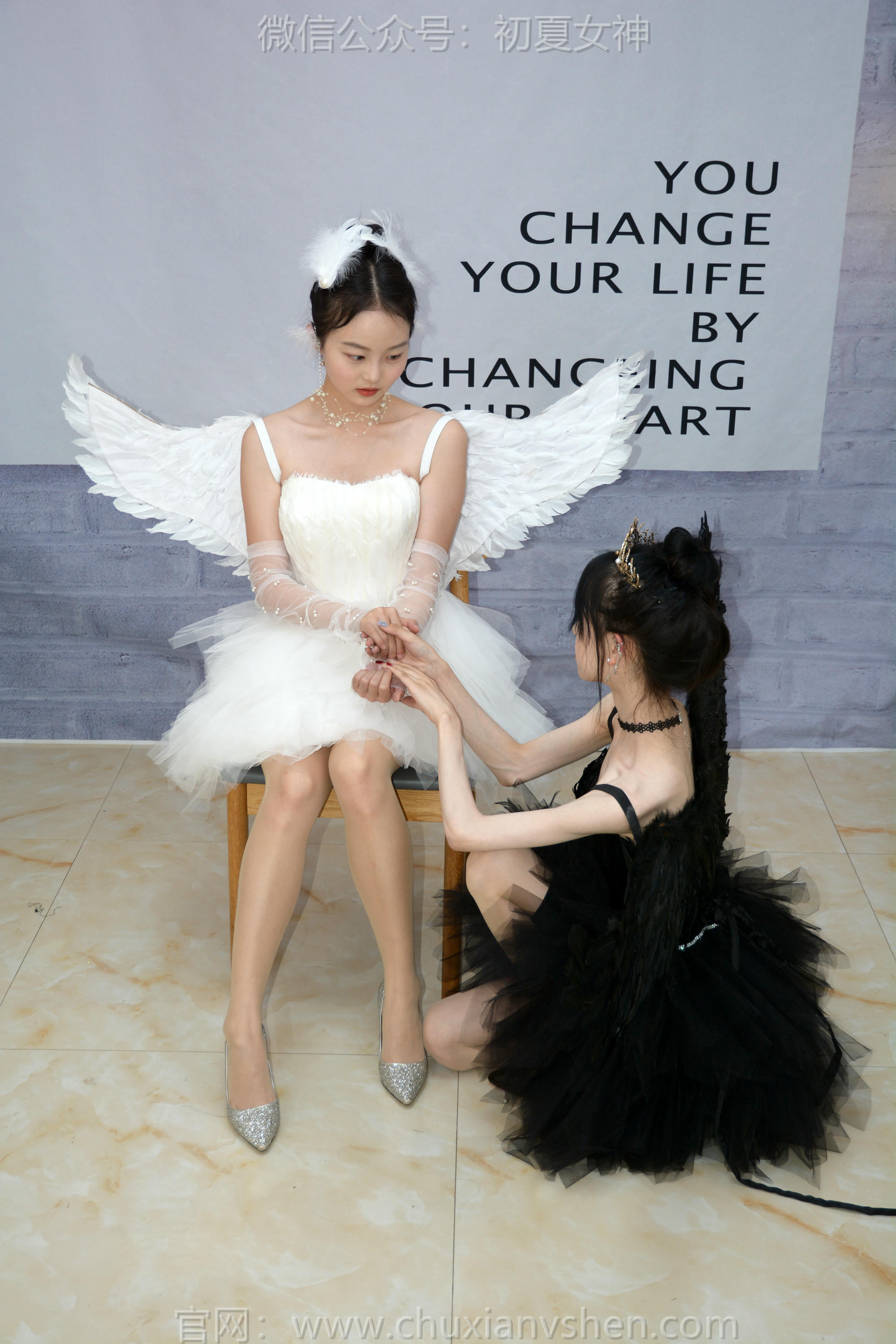 初夏女神 NO.198 柒柒、双双 黑白天鹅 [90P1V-4.28GB]_第2集