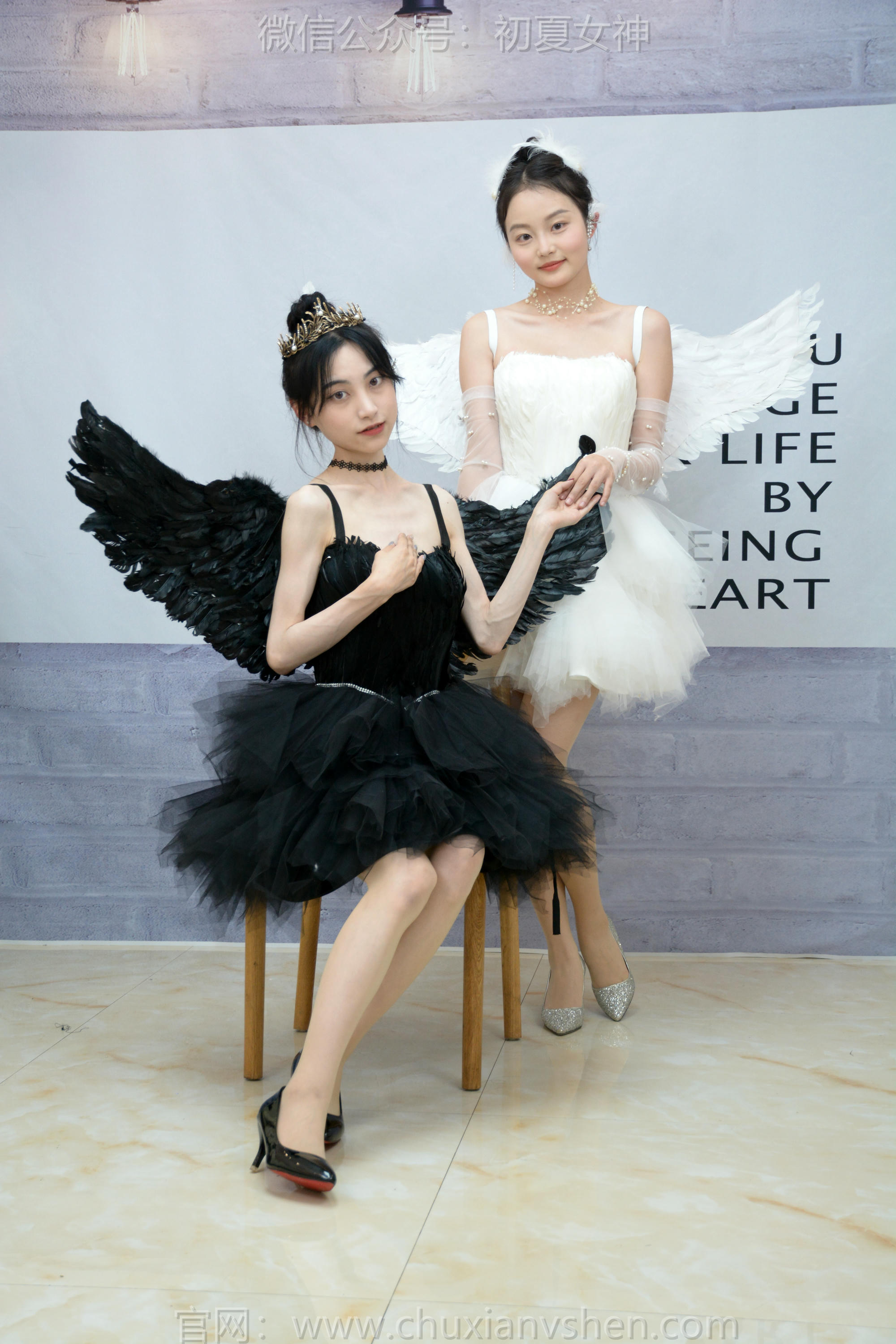 初夏女神 NO.198 柒柒、双双 黑白天鹅 [90P1V-4.28GB]_第1集