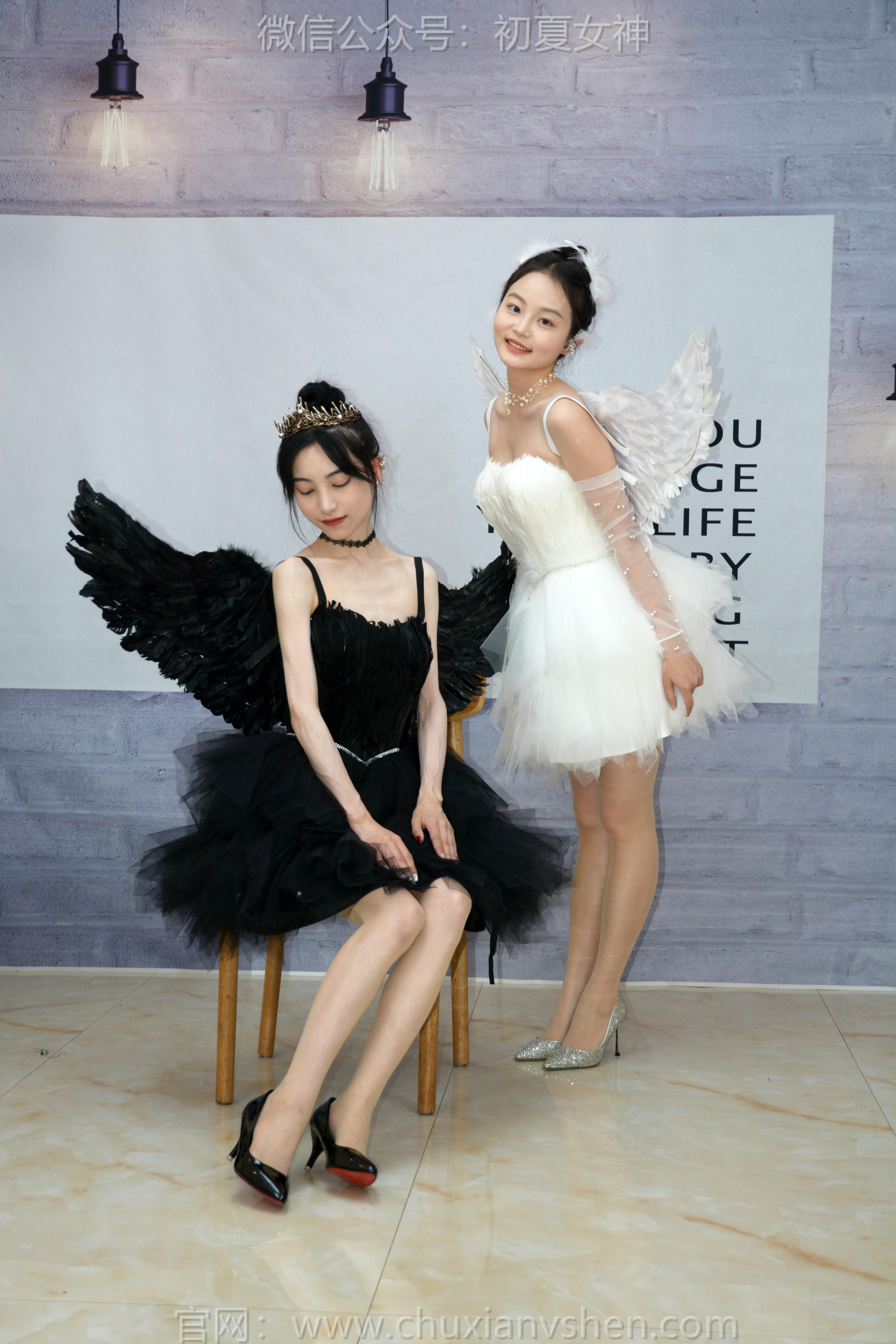 初夏女神 NO.198 柒柒、双双 黑白天鹅 [90P1V-4.28GB]_第1集