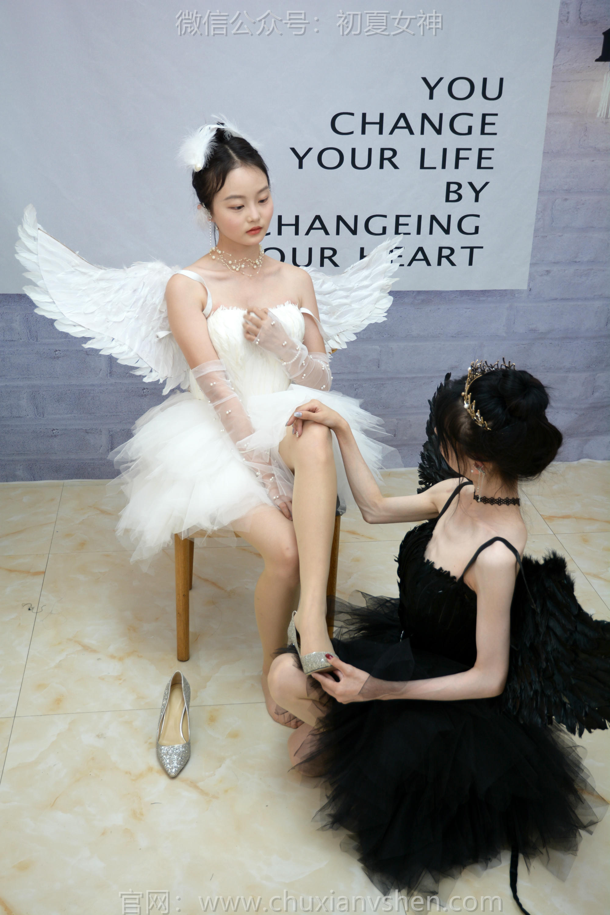 初夏女神 NO.198 柒柒、双双 黑白天鹅 [90P1V-4.28GB]_第4集