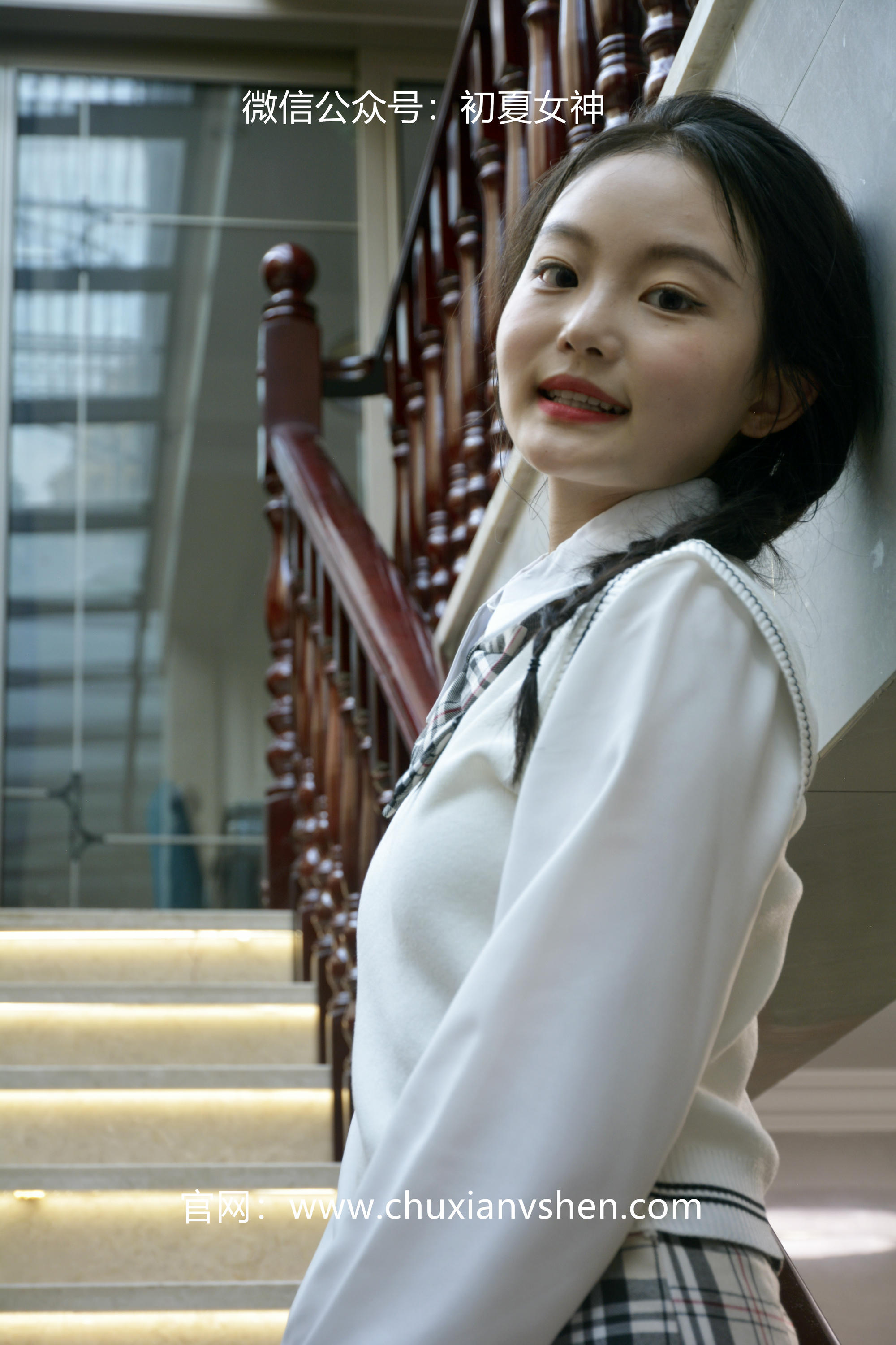 初夏女神 NO.040 双双 改良JK套[125P+1V／4.83GB]_第2集